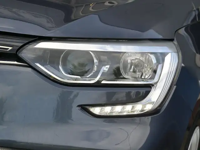 Renault Megane view 5