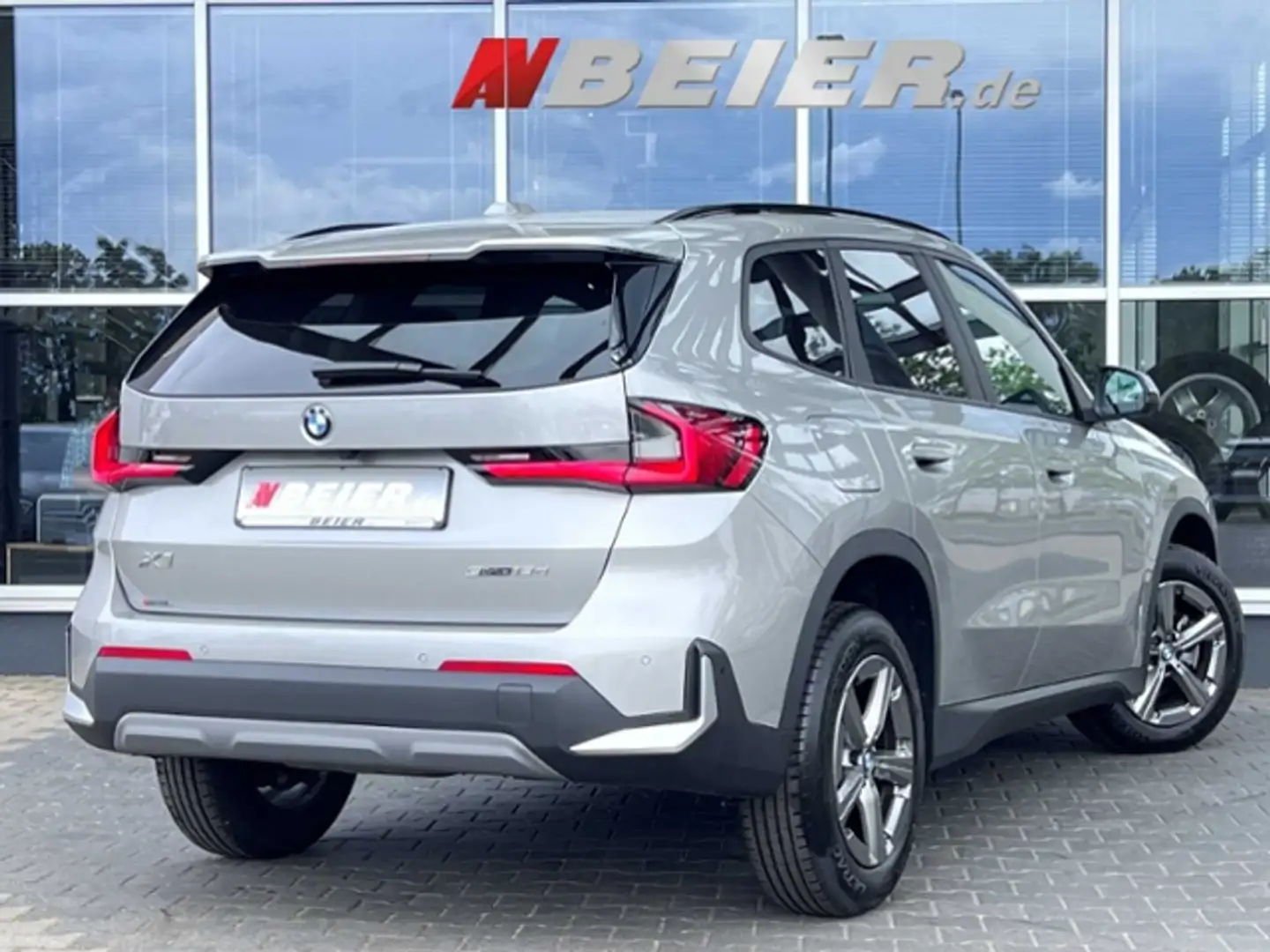 BMW X1 d HeadUp ACC AktivSitz ToT-Winkel ParkingPlus Argent - 2