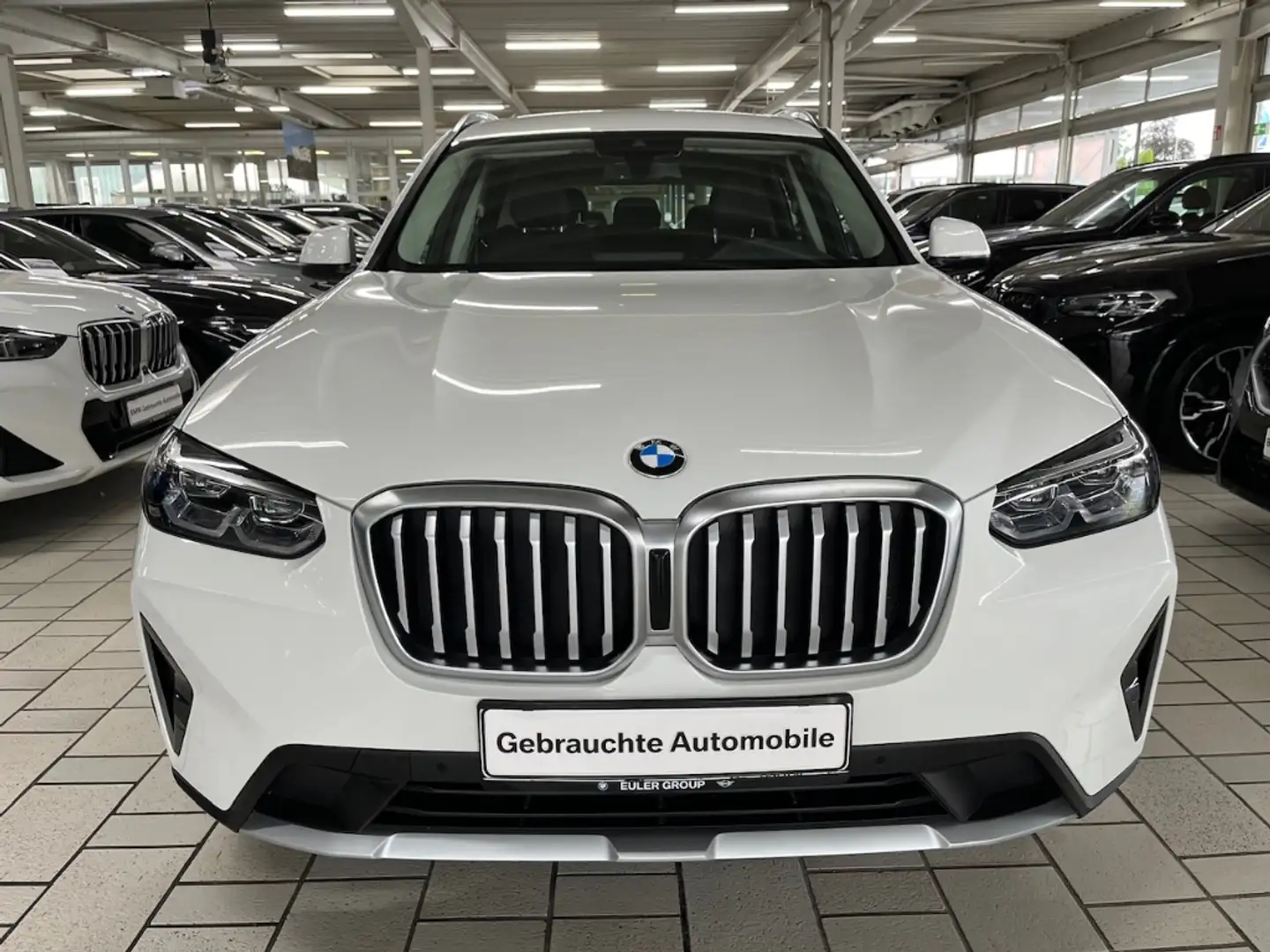 BMW X3 xDrive 20d A Navi LED SHZ ParkAss  3-Z-Klimaautom. Weiß - 2