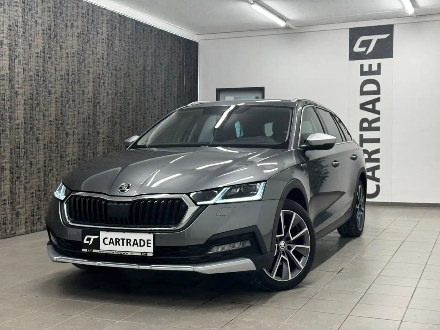 Skoda Octavia Combi 2,0 TDI 4x4 Scout DSG /LED/ VIRTUAL/ ACC/ N Grau - 1