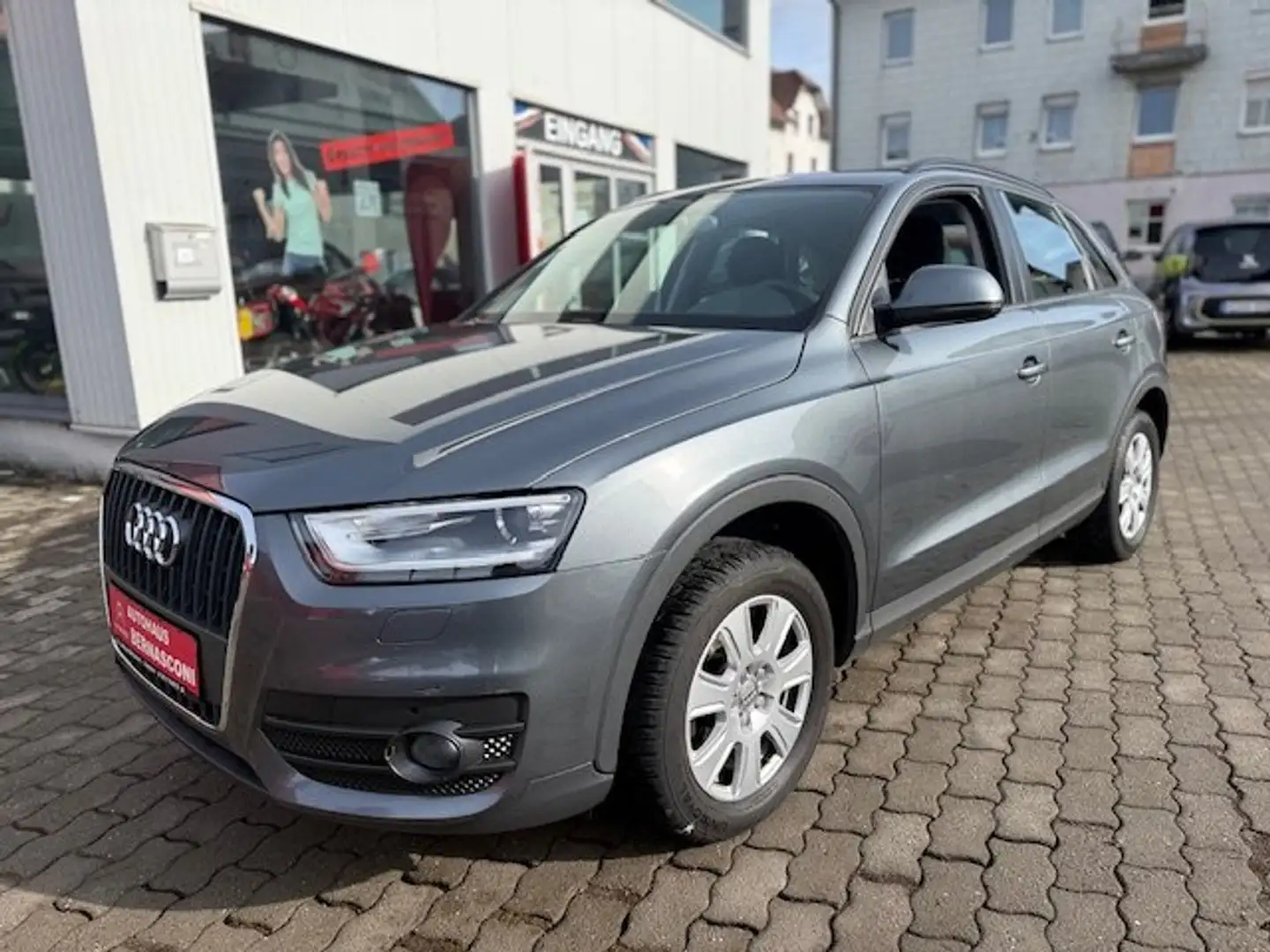 Audi Q3 2.0 TDI Grau - 1