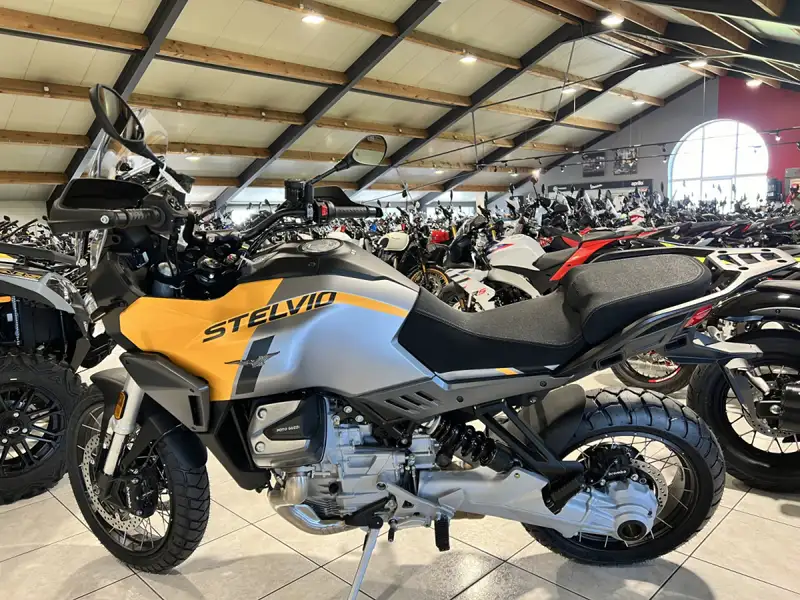 Moto Guzzi Stelvio - foto 4