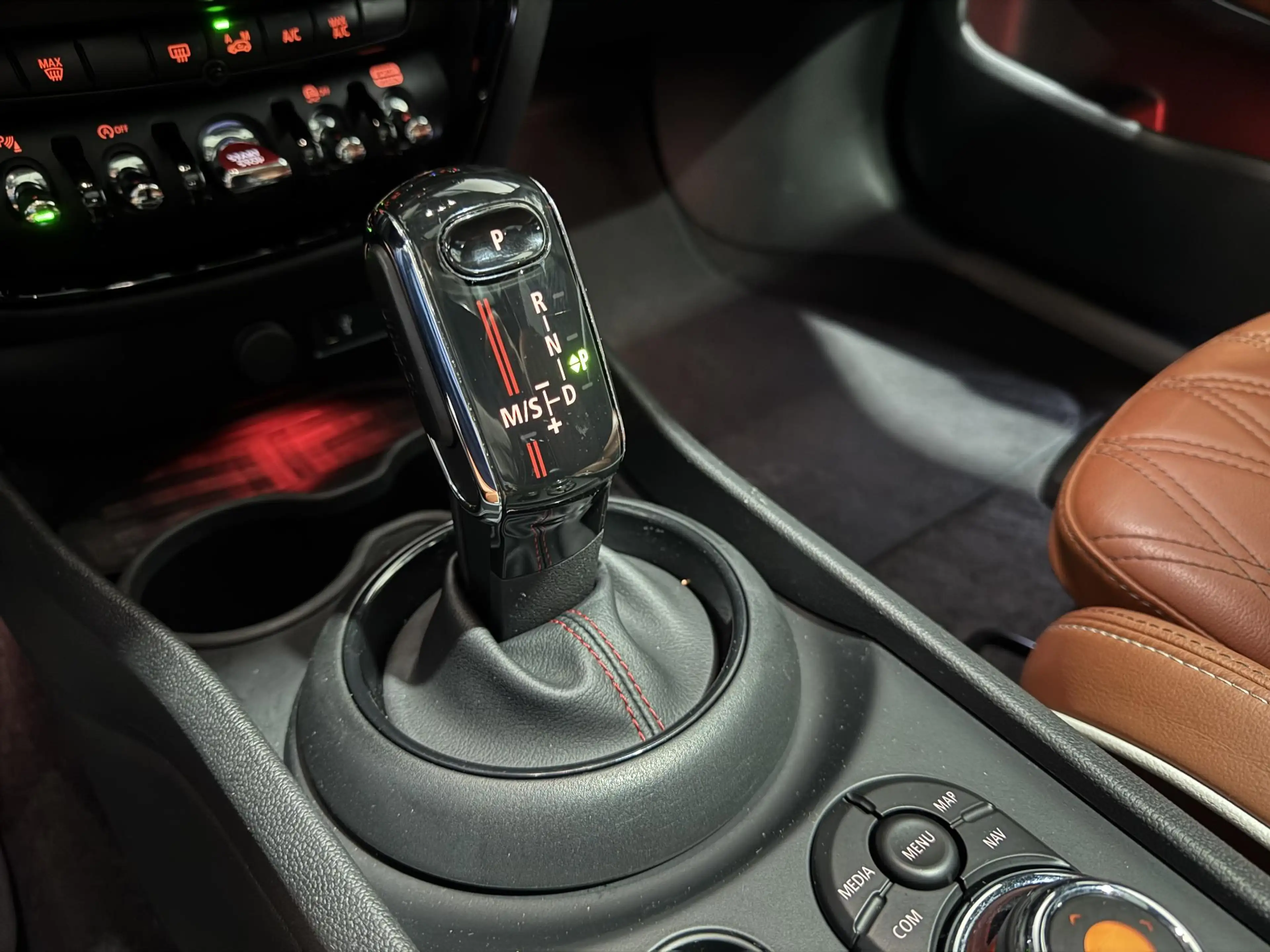 MINI Cooper S Clubman 2.0 | panorama | leder | navi | jcw velgen | — photo 11