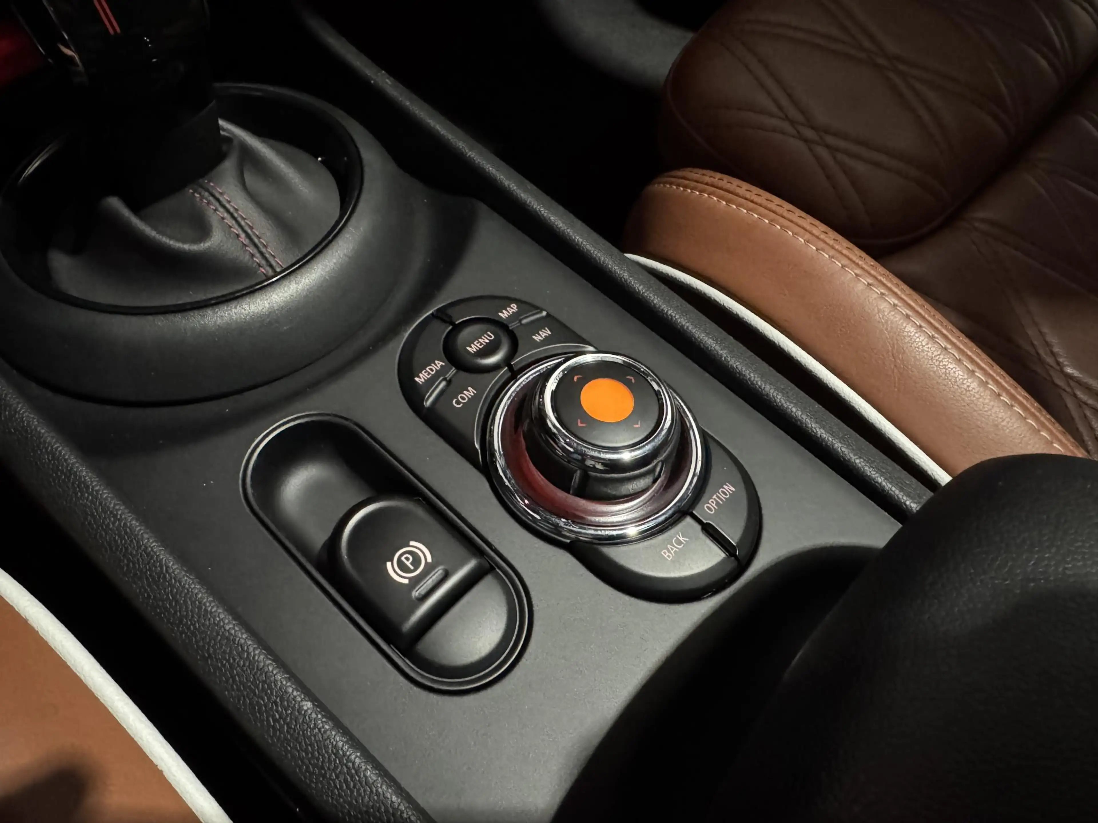 MINI Cooper S Clubman 2.0 | panorama | leder | navi | jcw velgen | — photo 12