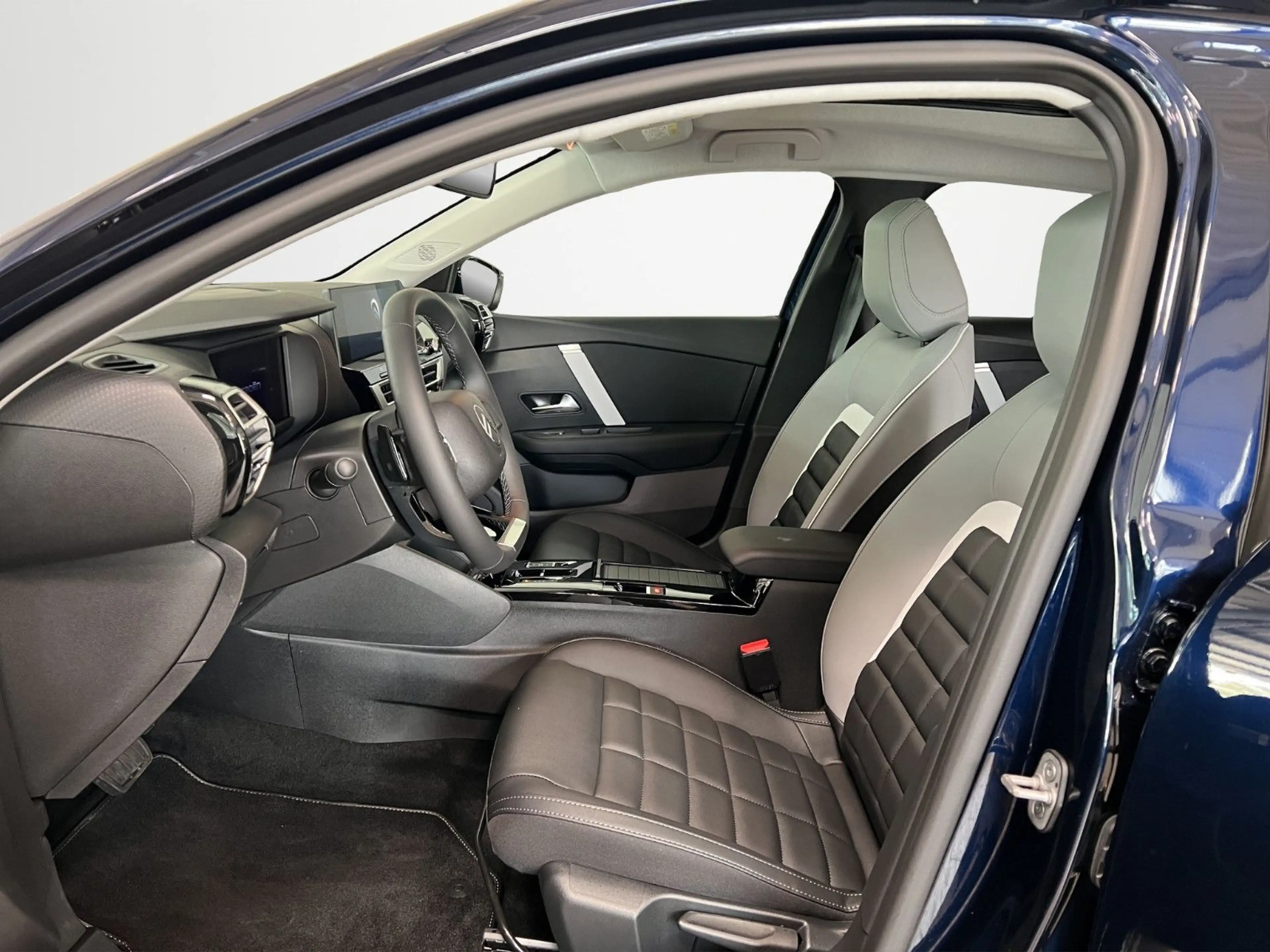 Citroen C4 130 Max 360° Kamera+ACC+SHZ+Glasschiebedach — photo 10