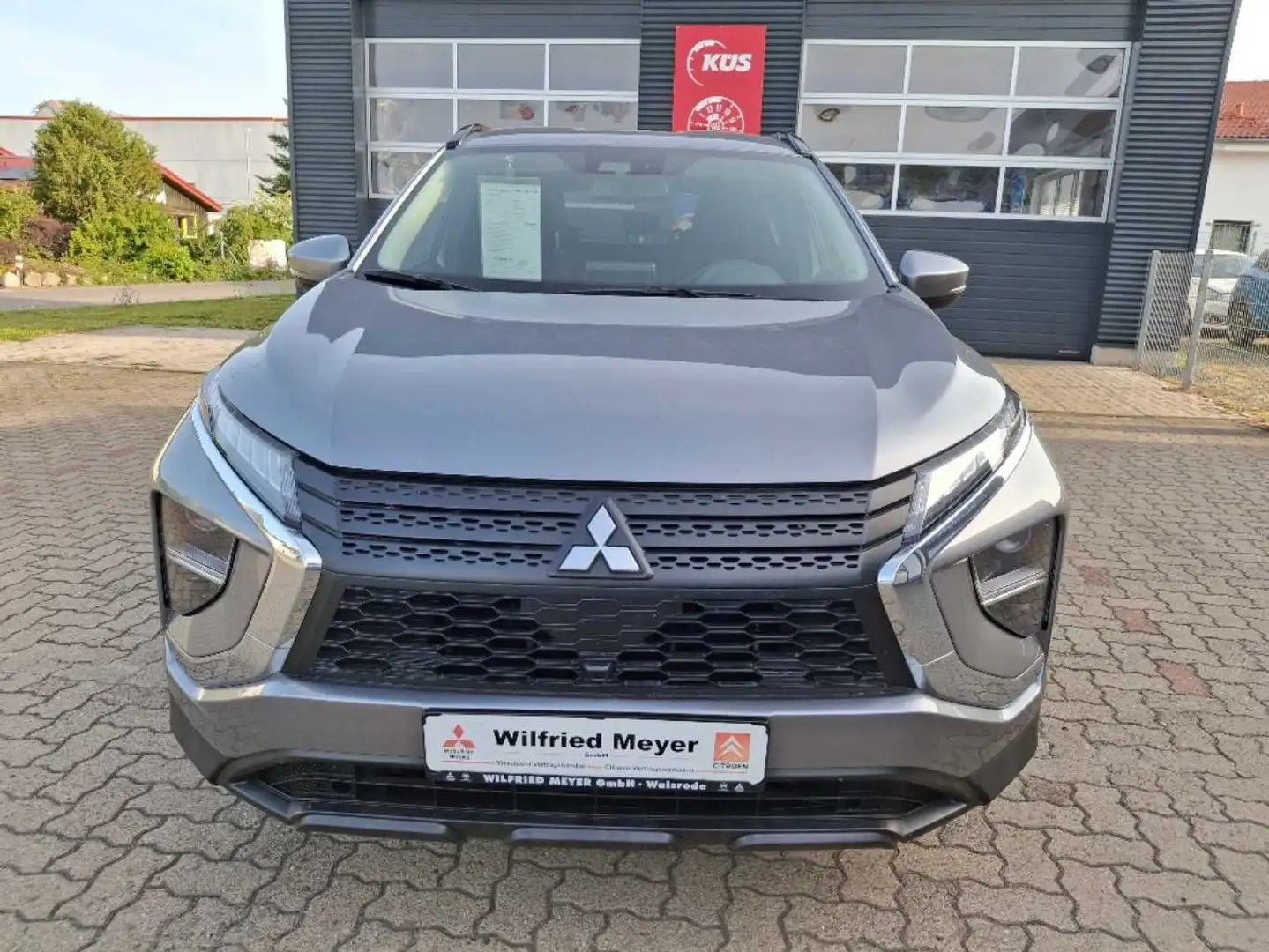 Mitsubishi Eclipse Cross Plug-in Hybrid 2.4 MIVEC 4WD Grau - 1