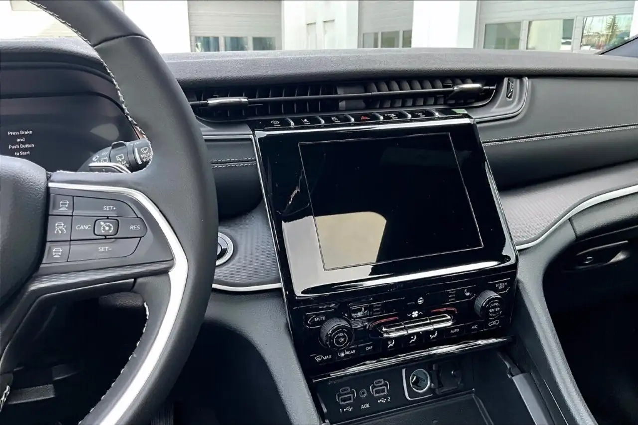 Jeep Grand Cherokee снимка Jeep Grand Cherokee