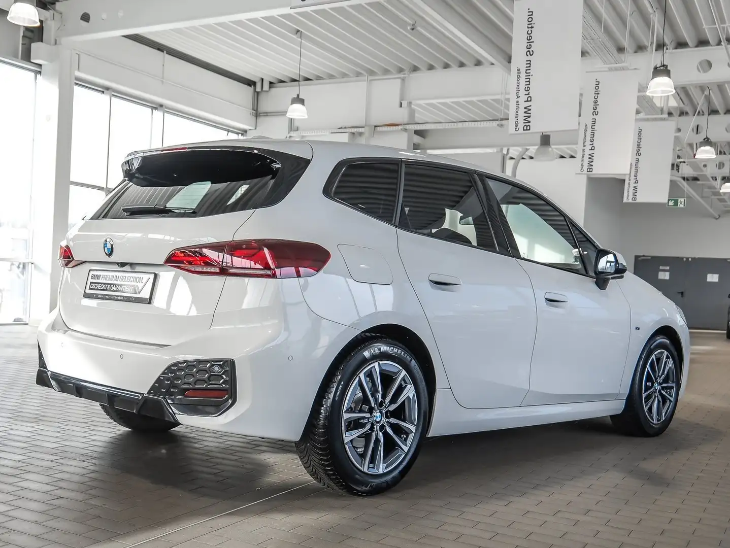 BMW 218 i Active Tourer M-Sportpaket Massage Sitzheiz. Weiß - 2