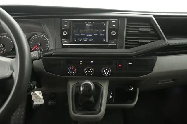 Volkswagen Transporter view 11