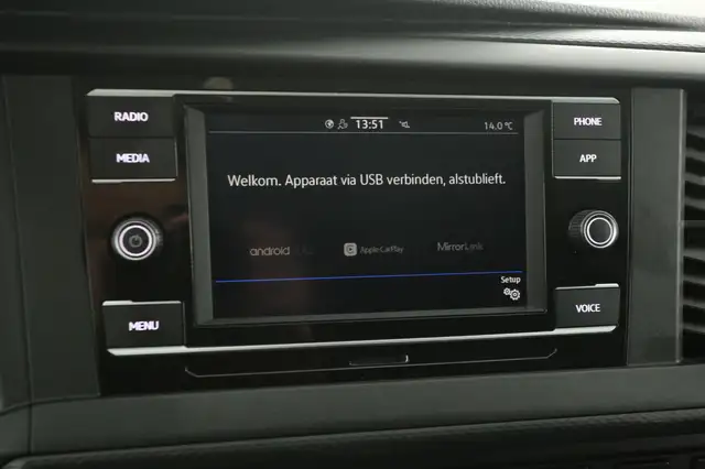 Volkswagen Transporter view 13