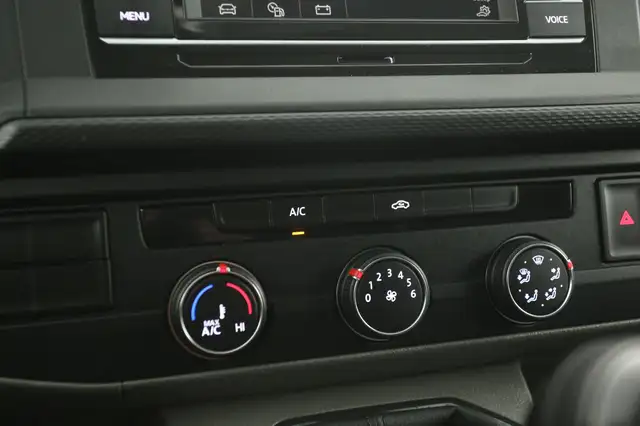 Volkswagen Transporter view 15