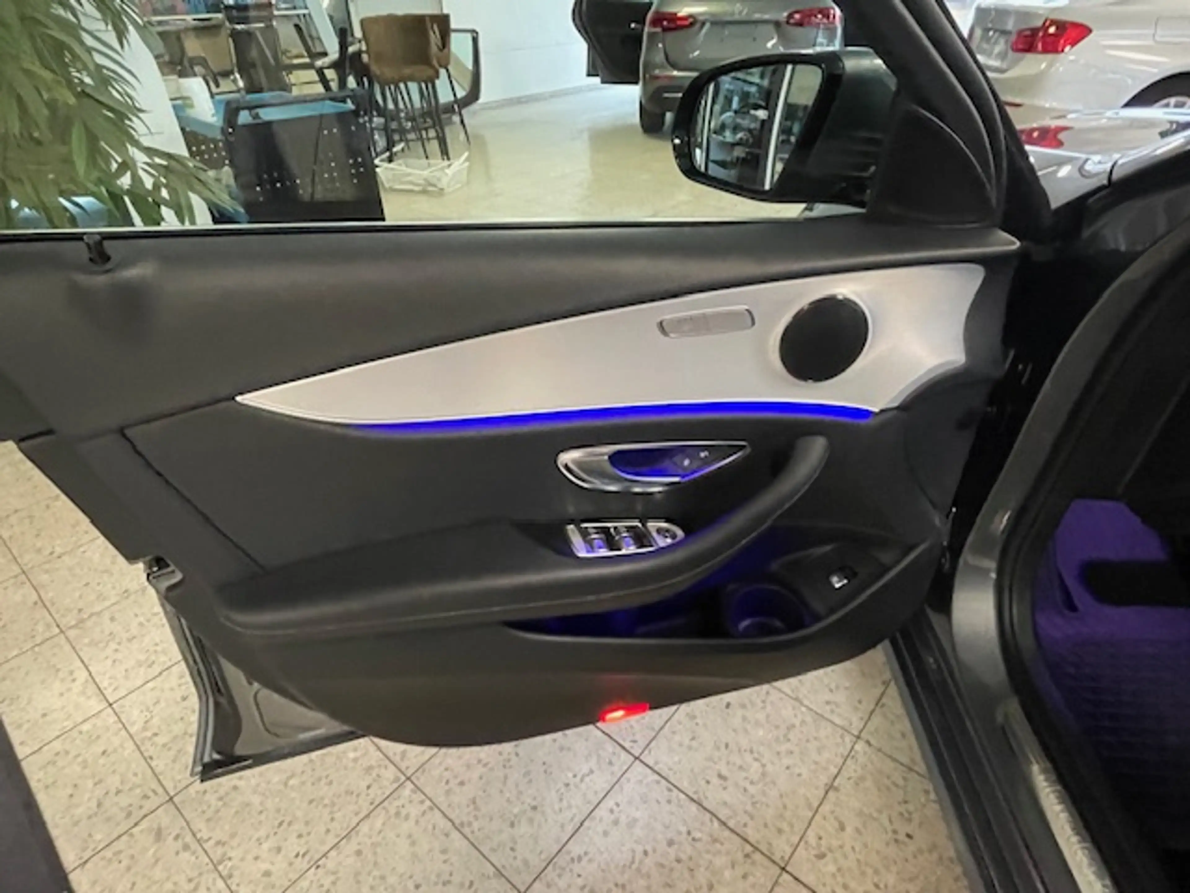 Mercedes-Benz E 220 E 220 d (213.004) — photo 14
