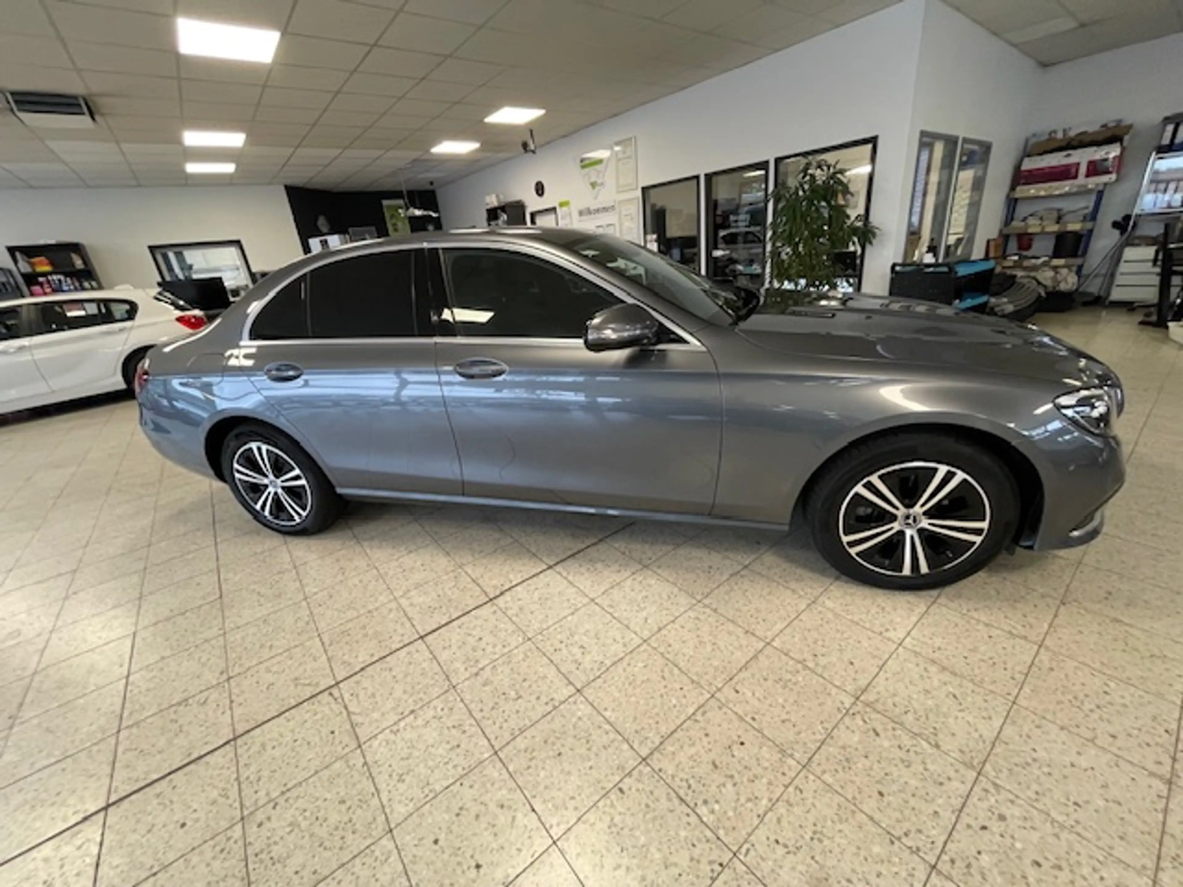 Mercedes-Benz E 220 E 220 d (213.004) — photo 3