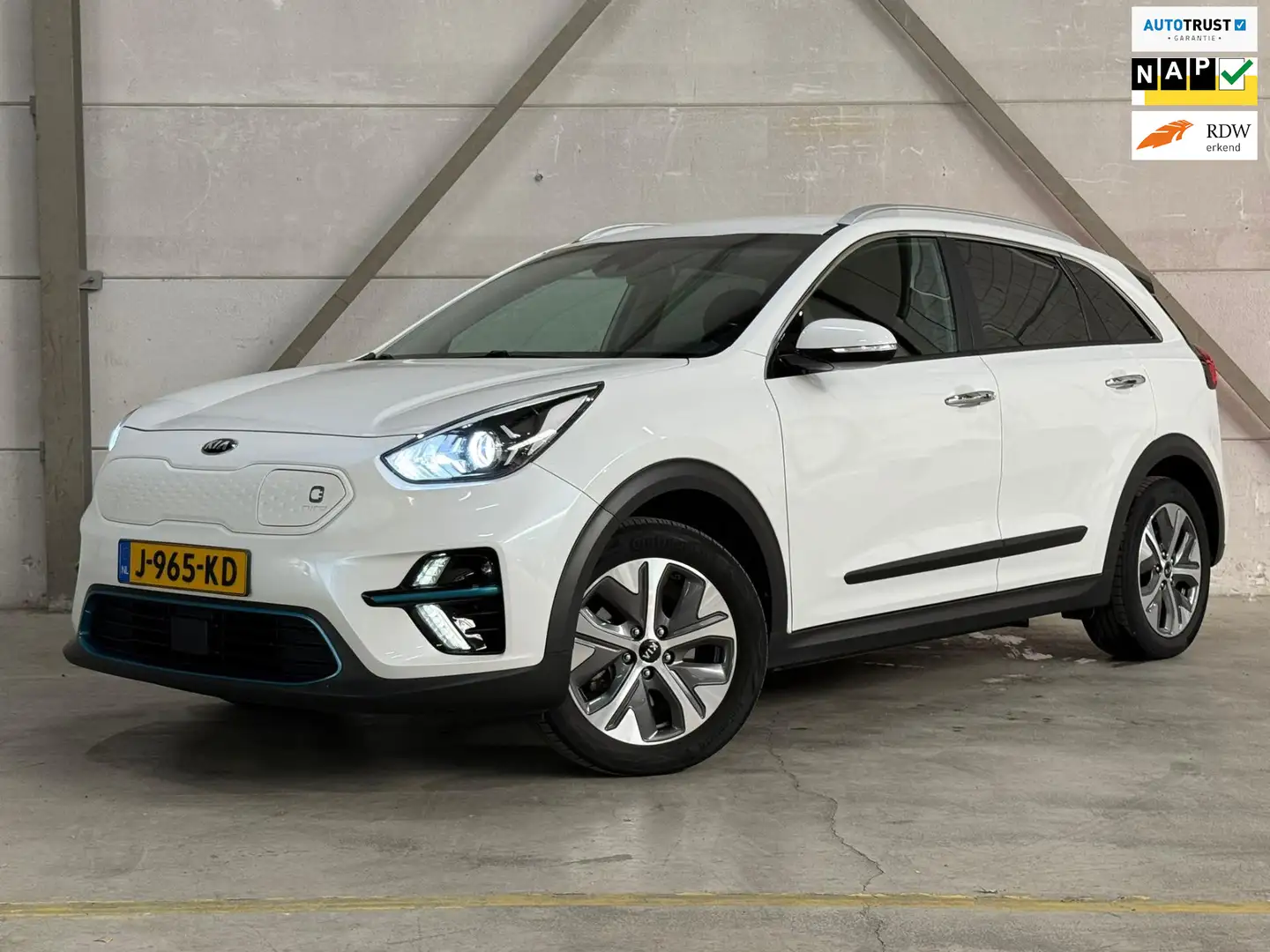 Kia e-Niro DynamicLine 64 kWh Carplay - Facelift - 3 Fase Wit - 1