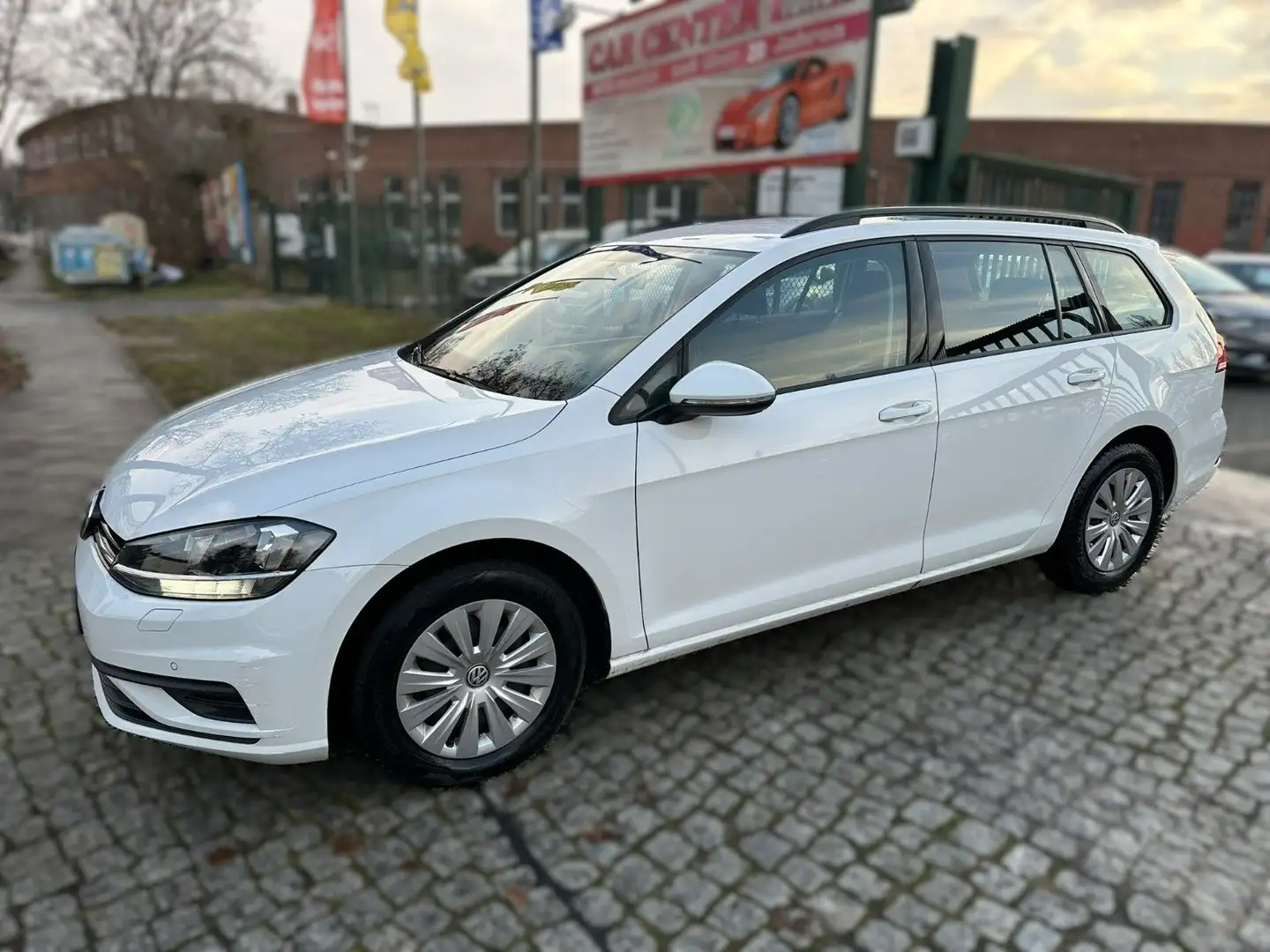 Volkswagen Golf VII Variant TDI Automatik Weiß - 1