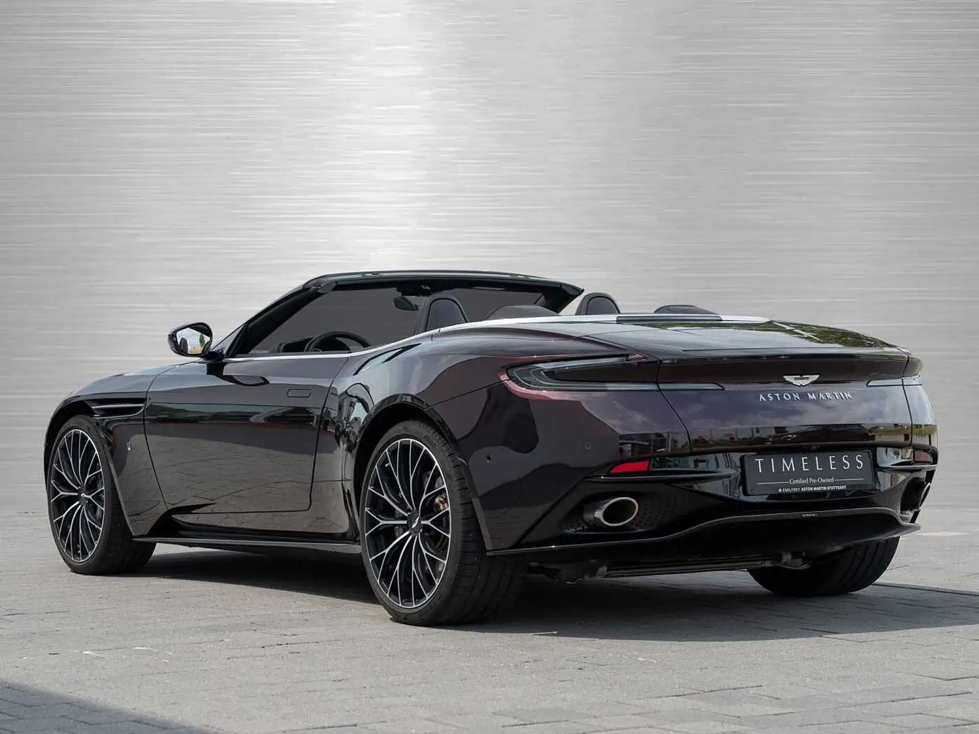 애스턴마틴 DB11 V8 2023 블랙 사진 2