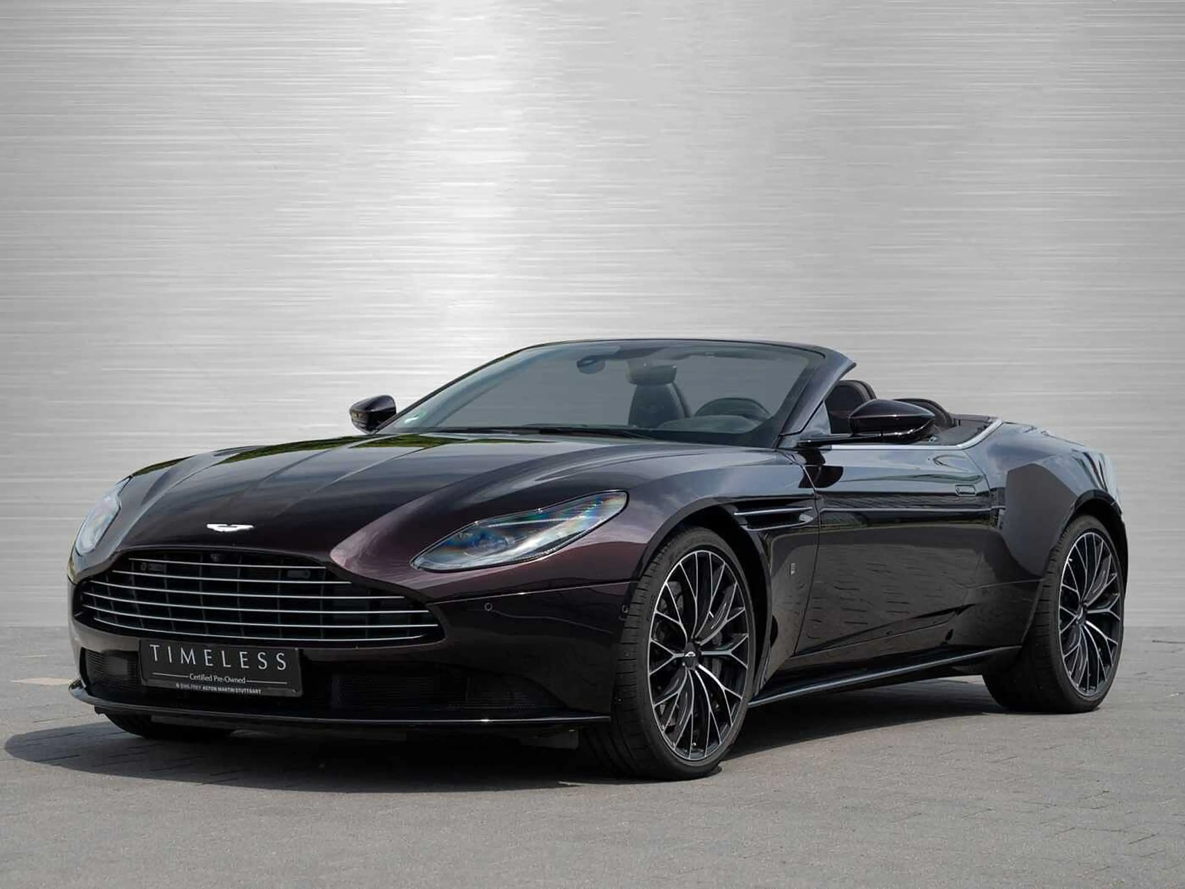 Aston Martin DB11 V8 Volante Q Sonderlackierung — photo 19