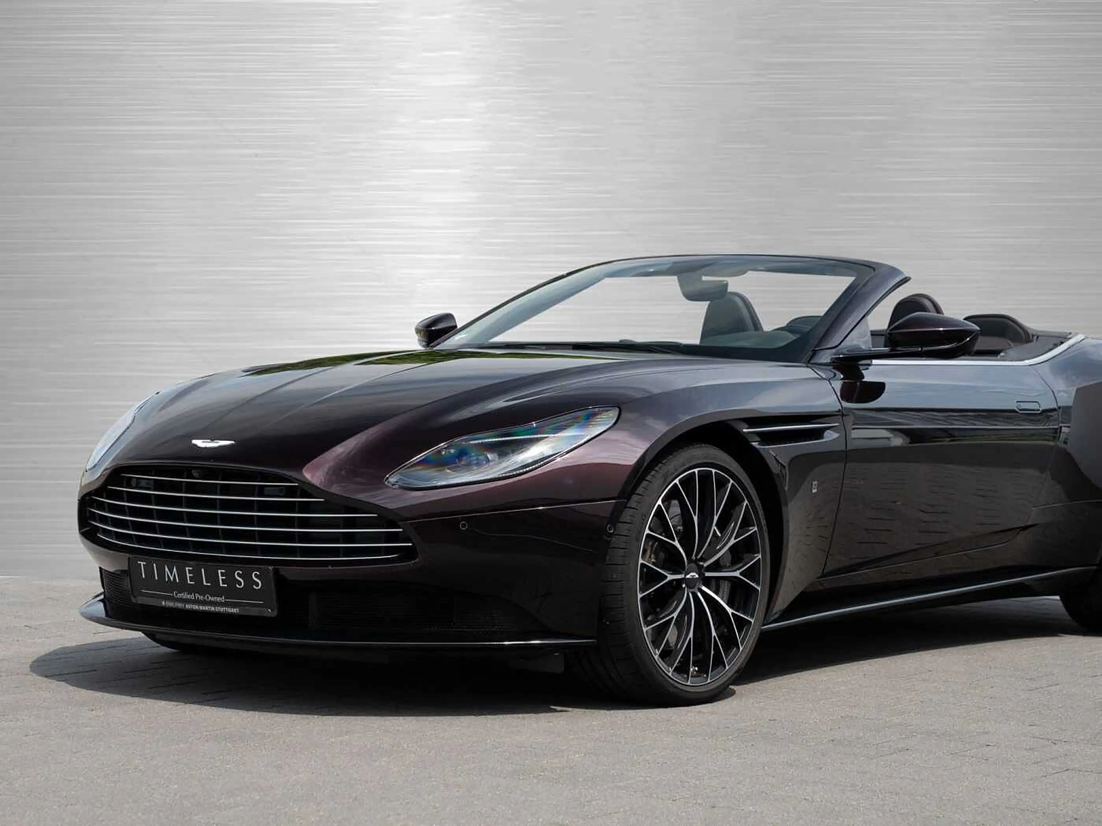 Aston Martin DB11 V8 Volante Q Sonderlackierung — photo 25