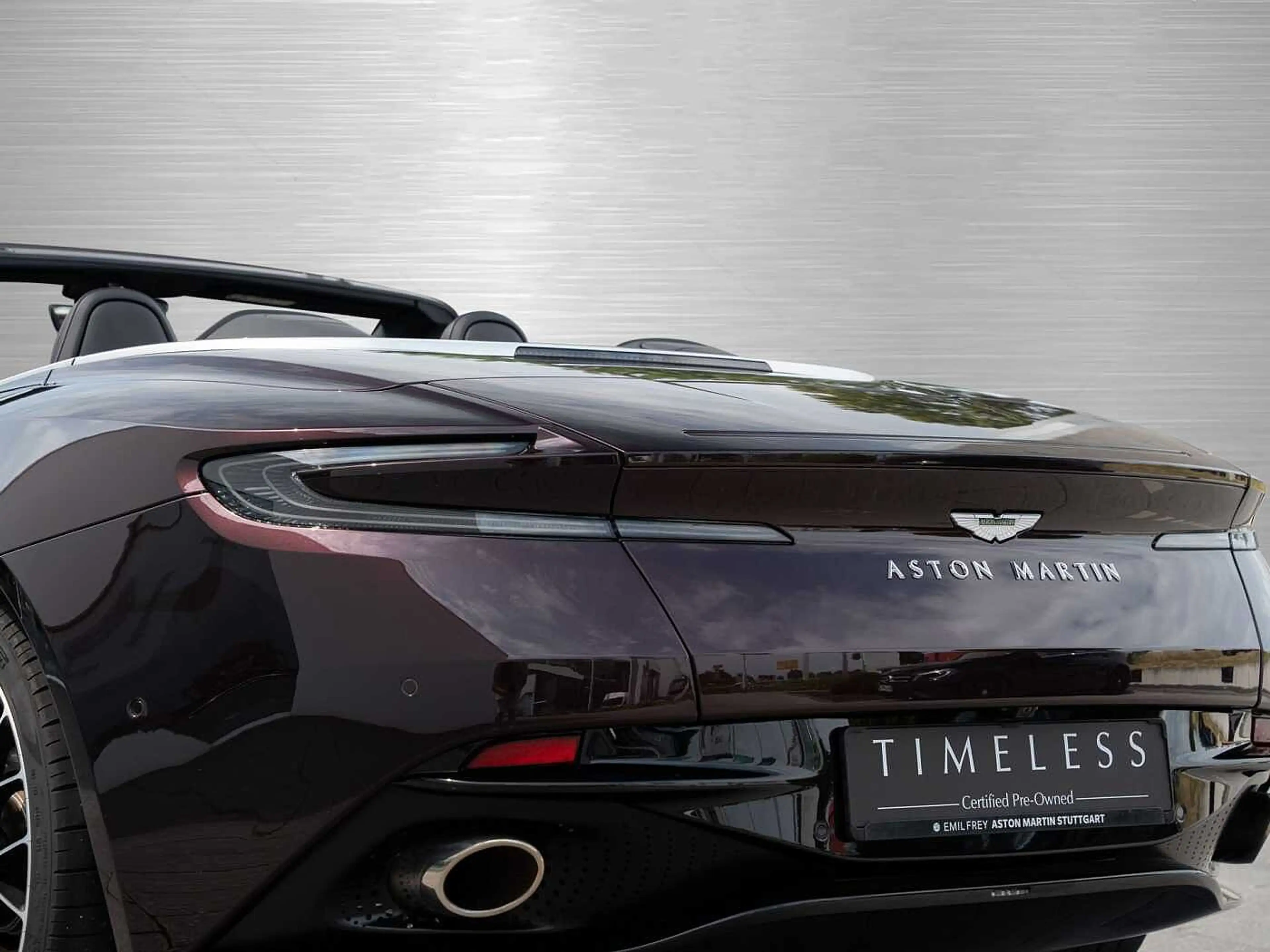 Aston Martin DB11 V8 Volante Q Sonderlackierung — photo 23