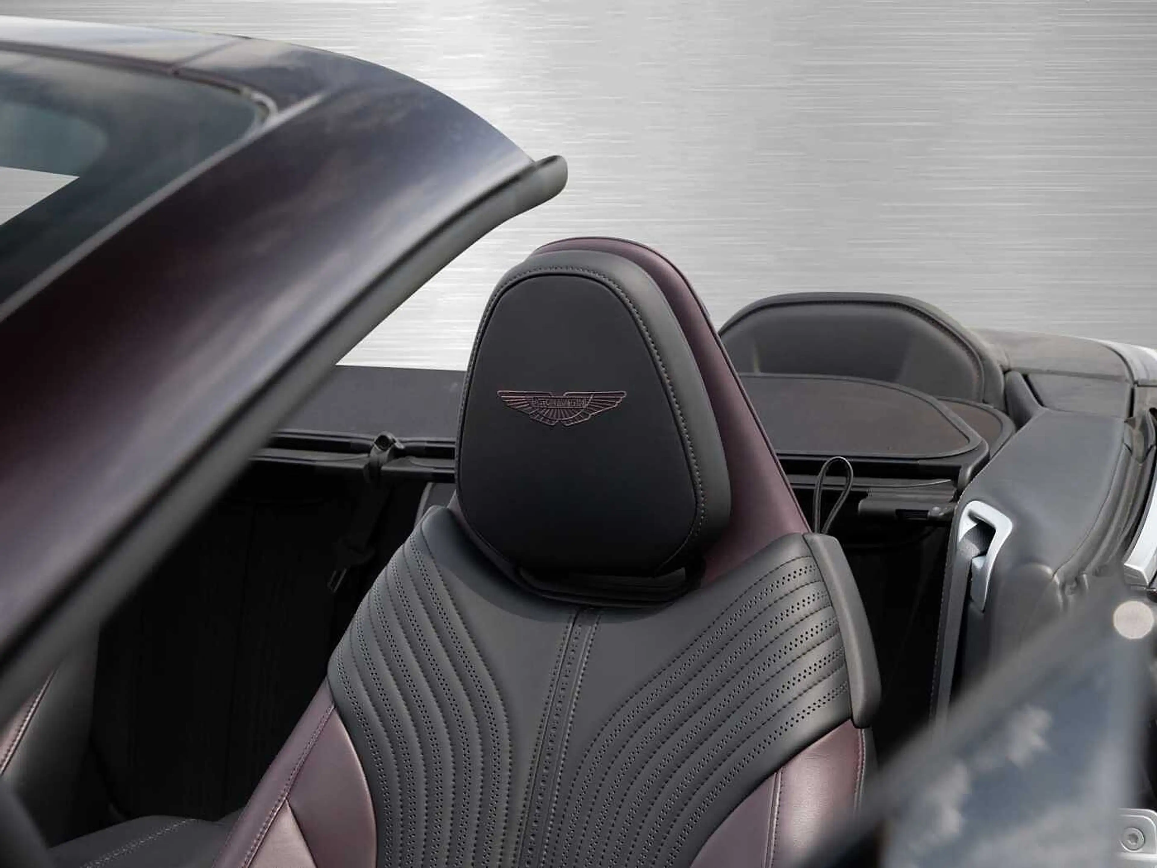 Aston Martin DB11 V8 Volante Q Sonderlackierung — photo 5
