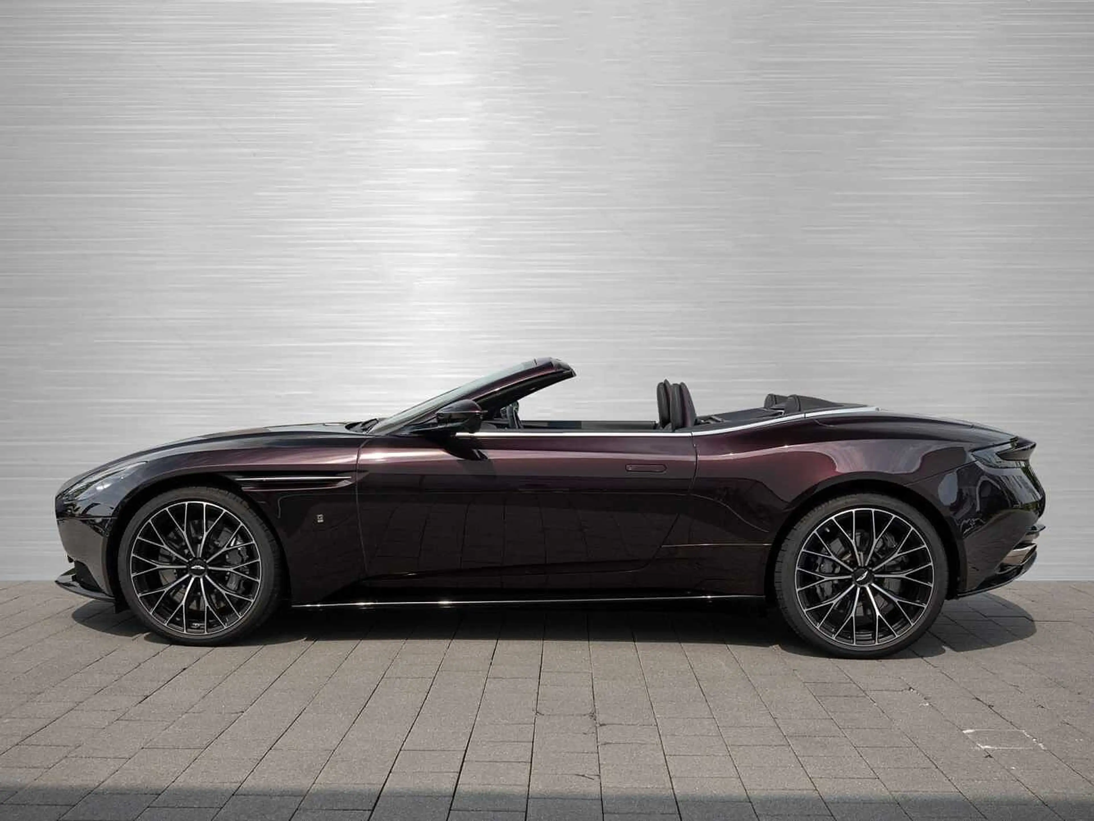 Aston Martin DB11 V8 Volante Q Sonderlackierung — photo 18