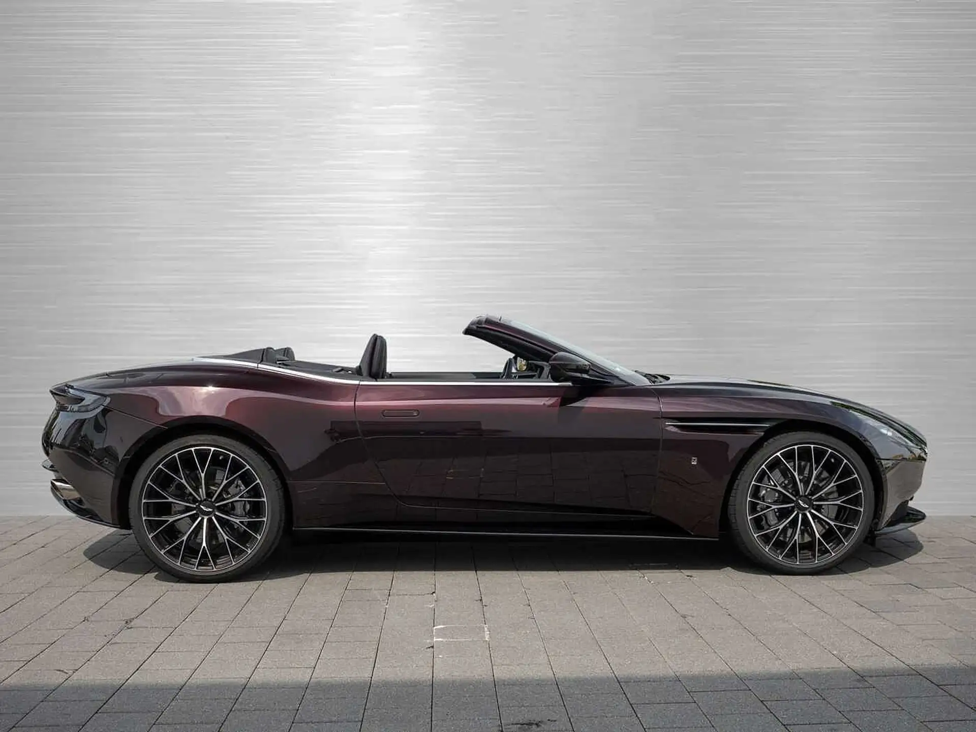 애스턴마틴 DB11 V8 2023 블랙 사진 8