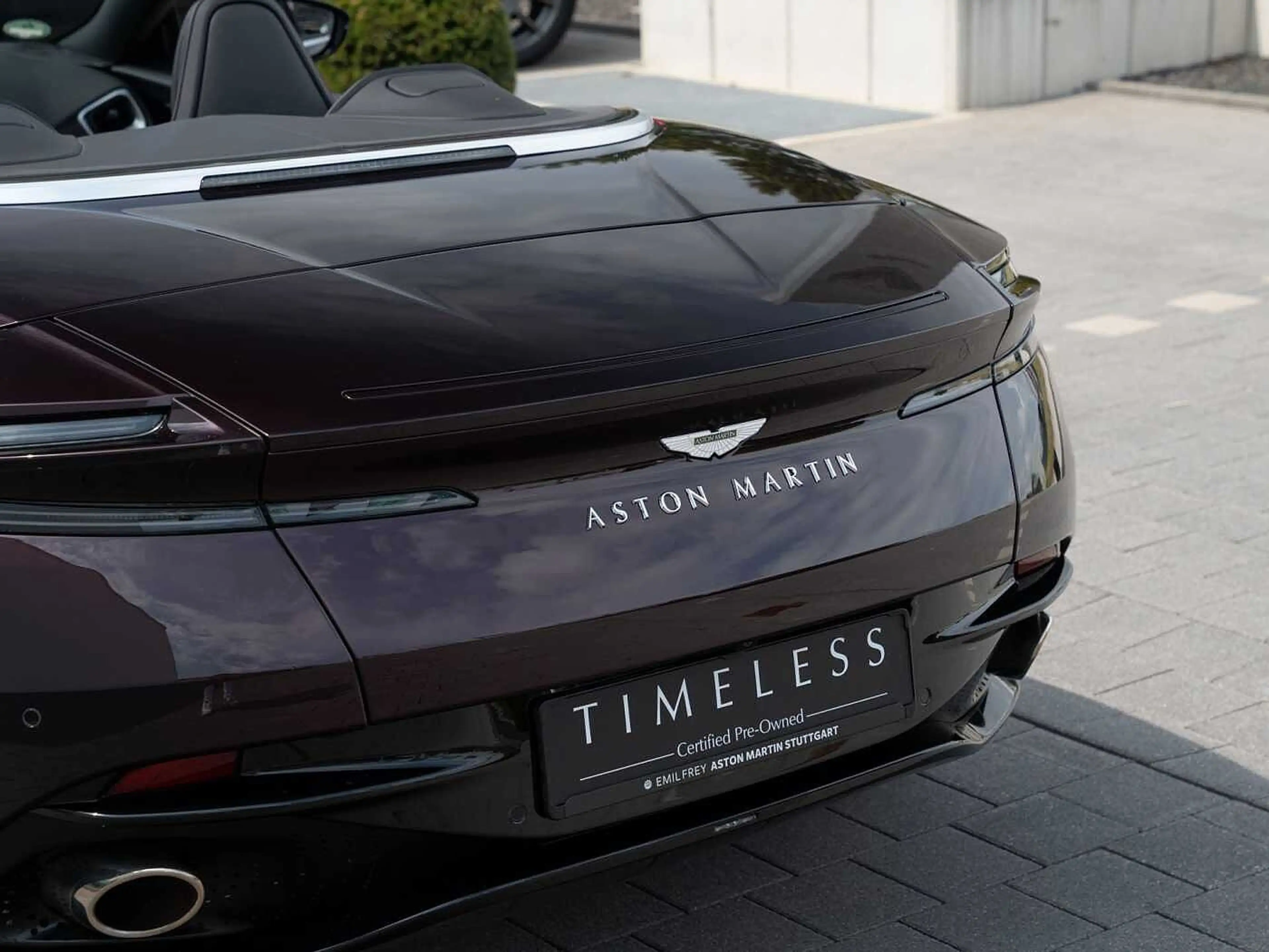 Aston Martin DB11 V8 Volante Q Sonderlackierung — photo 8