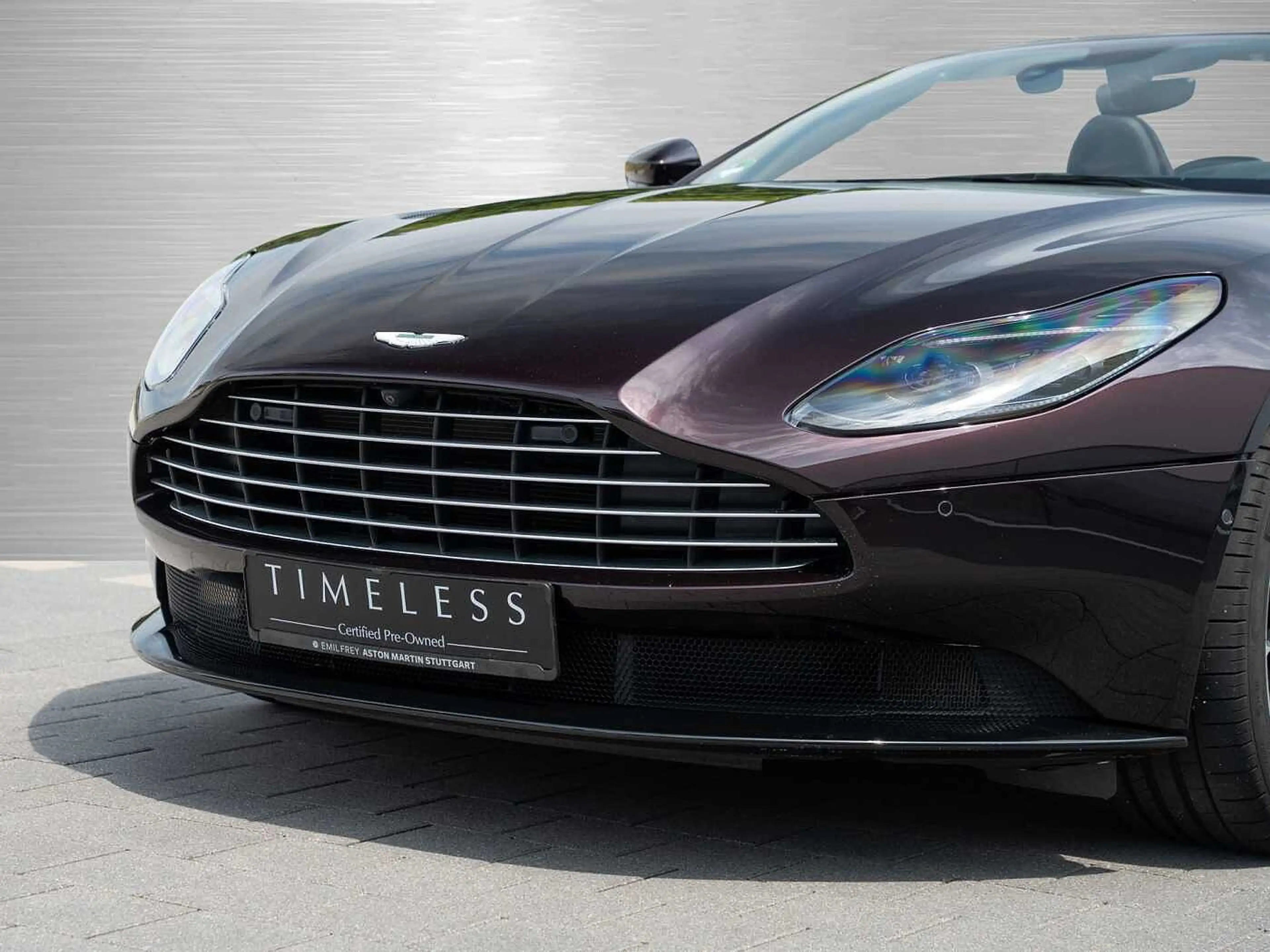 Aston Martin DB11 V8 Volante Q Sonderlackierung — photo 26