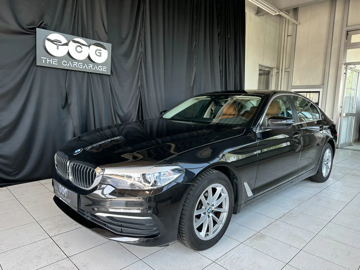 BMW 520 520 d Schwarz - 1