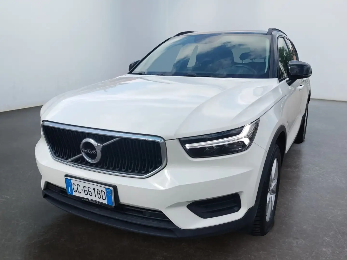 Volvo XC40 XC40 D3 Momentum Blanc - 1