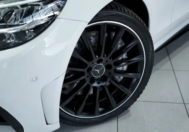 Mercedes-Benz C Class view 3