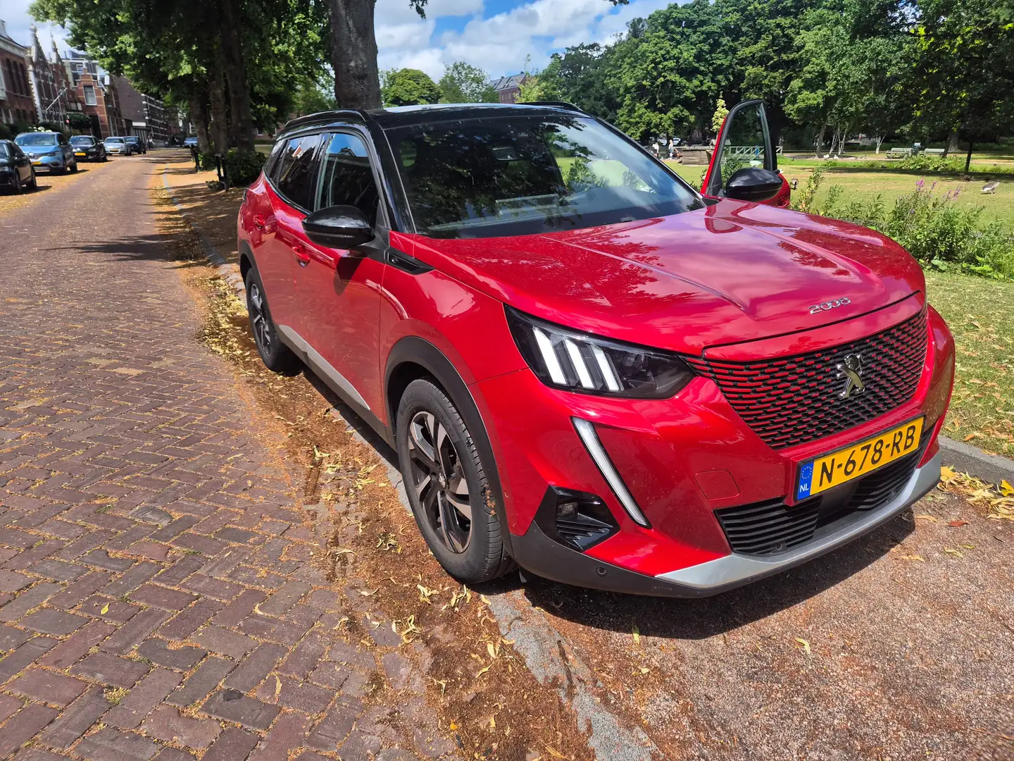 Peugeot 2008 2008 EV Allure GT-line 50 kWh Rood - 2