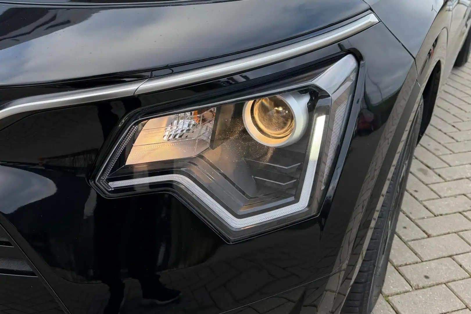 Kia Niro 1.6 GDi Hybrid DynamicLine | Navigatie | Adapt. Cr Schwarz - 2