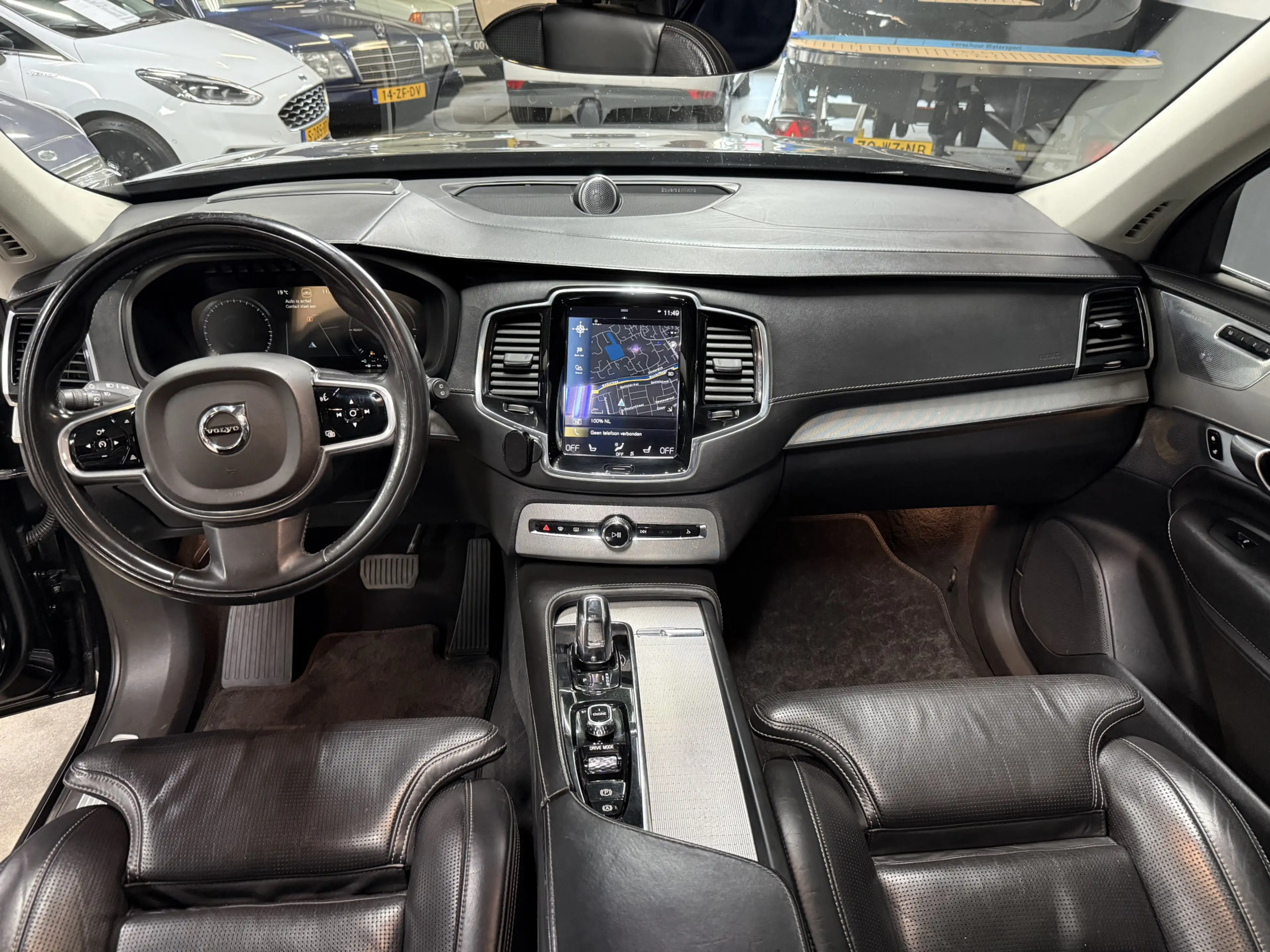Volvo XC90 2.0 T8 Twin Engine AWD Inscription // 7 Pers // B& — photo 14