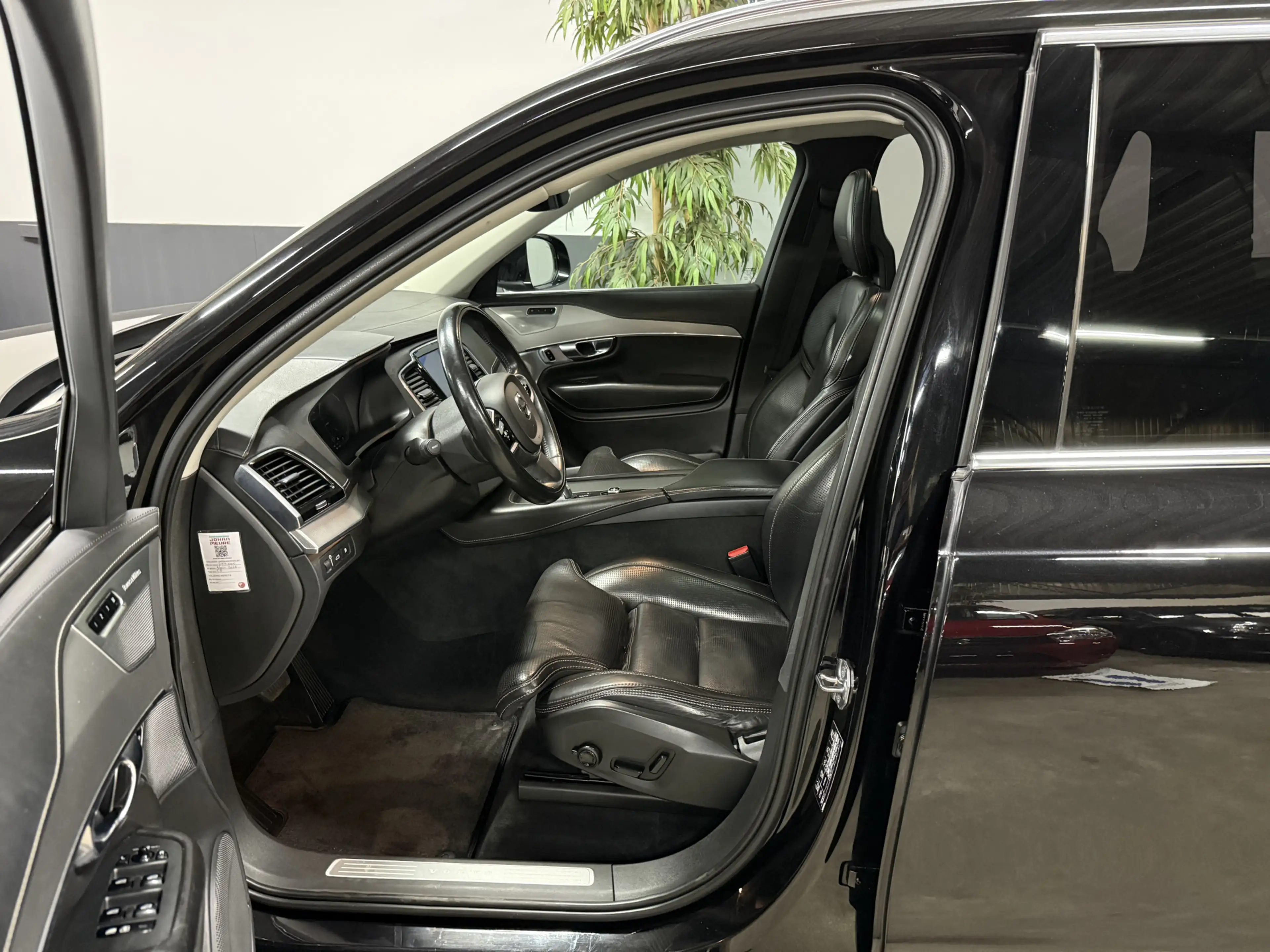 Volvo XC90 2.0 T8 Twin Engine AWD Inscription // 7 Pers // B& — photo 8
