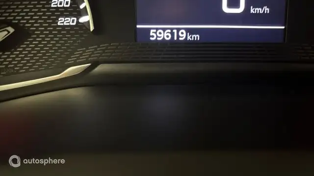 Peugeot 208 view 9