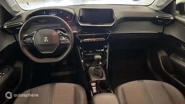 Peugeot 208 view 11