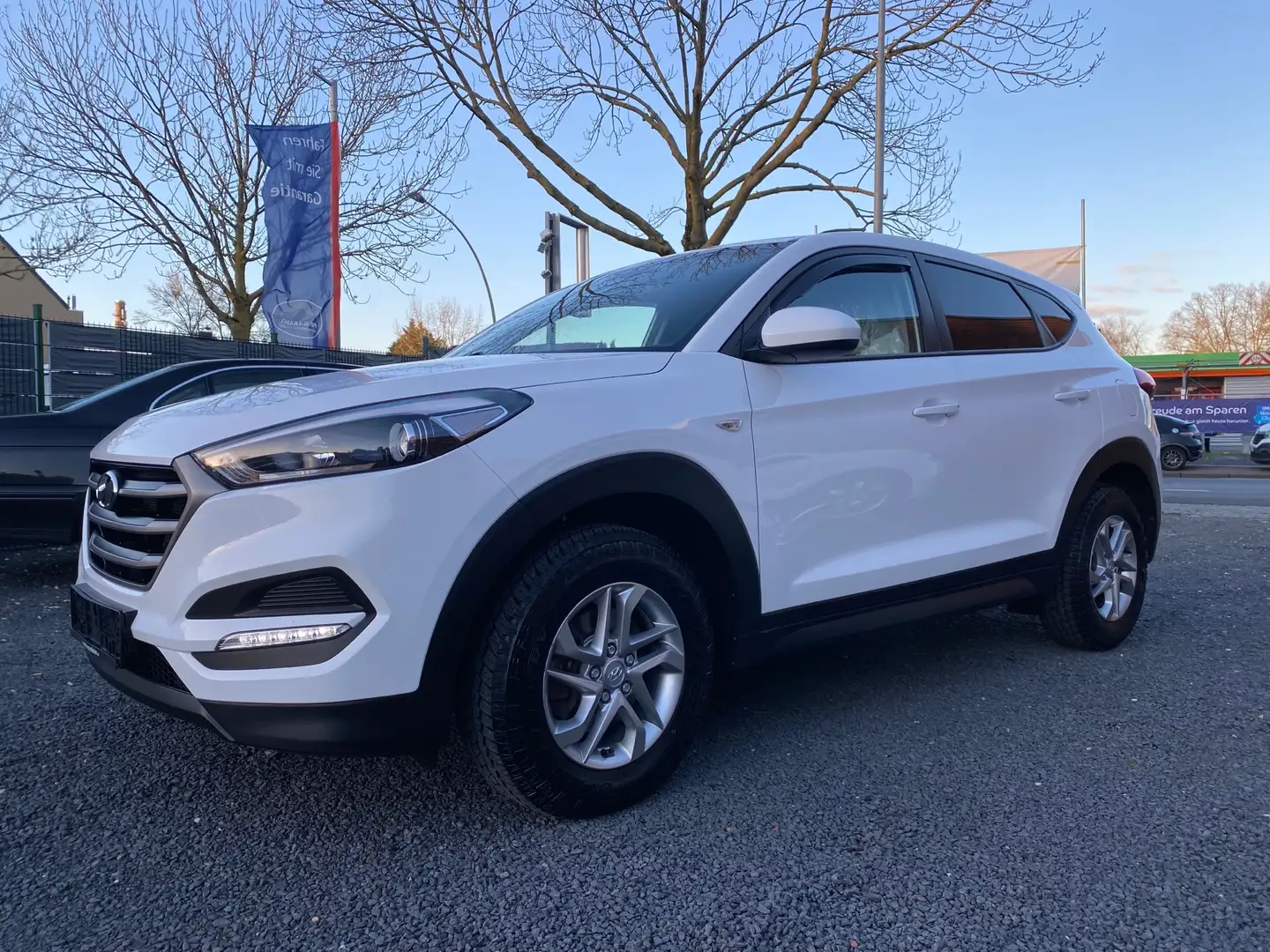 Hyundai TUCSON blue 1.7 CRDi 2WD Style Biały - 2