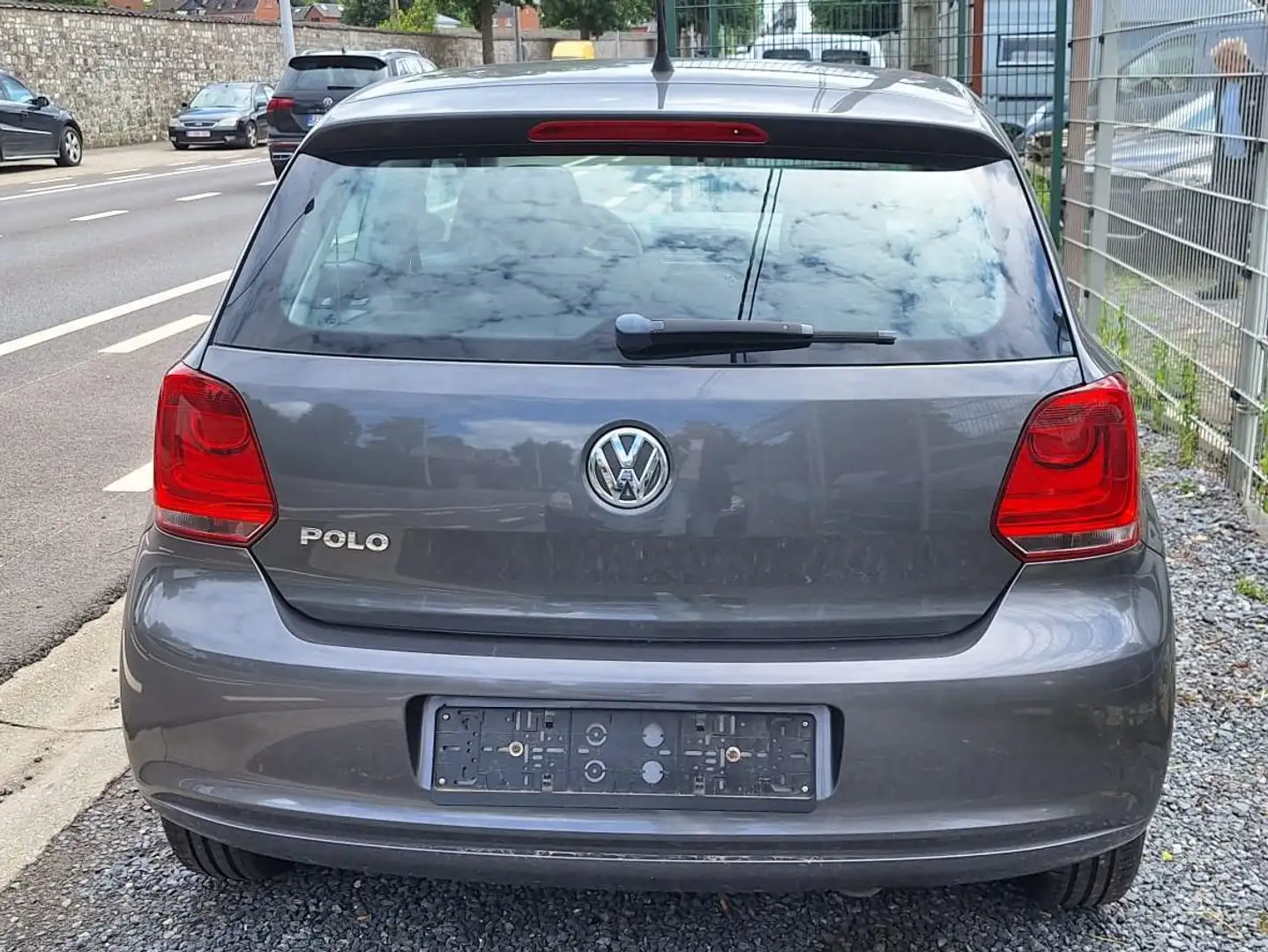 Volkswagen Polo Polo 1.2i Trendline Gris - 2