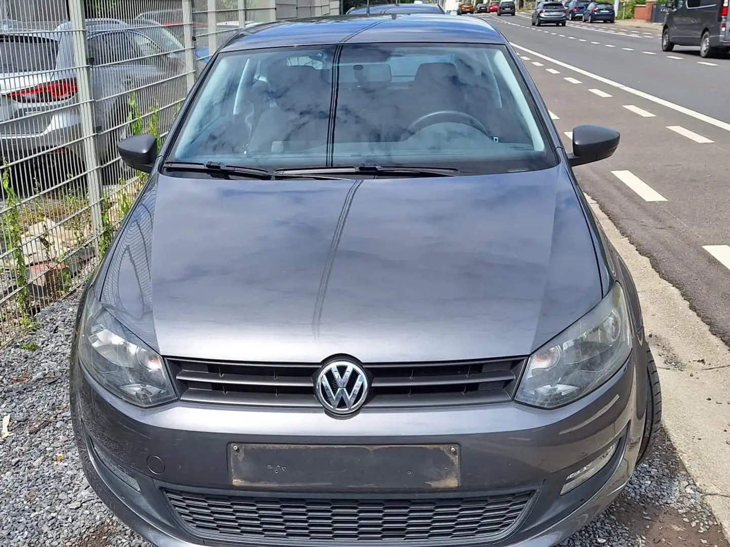 Volkswagen Polo Polo 1.2i Trendline Gris - 1