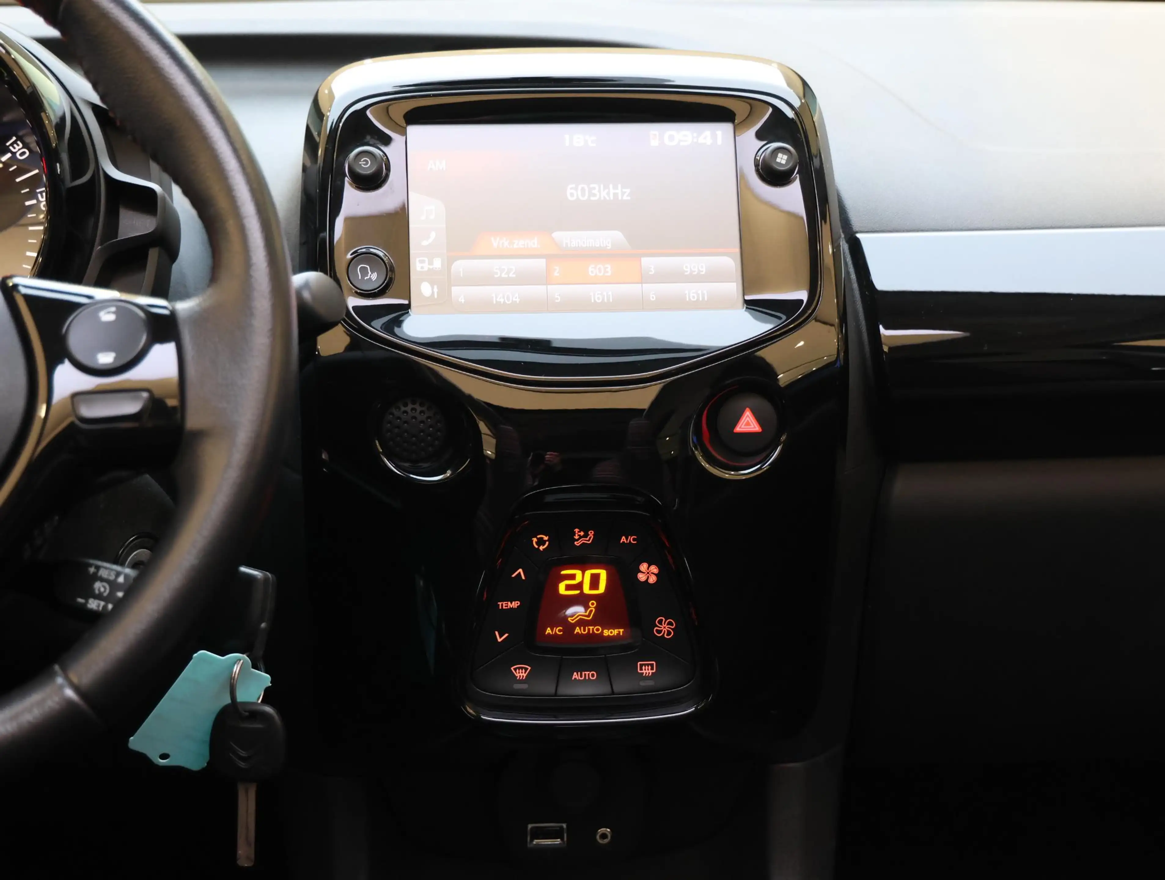 Citroen C1 Airscape Shine 72 pk | Achteruitrijcamera | Climat — photo 15