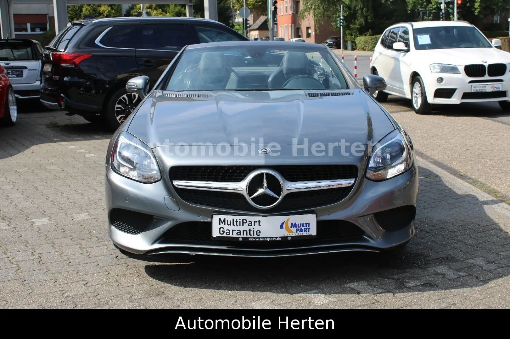 Mercedes-Benz SLC 180 *SPORTPAKET*NAVI*PANO*AIRSCARF*TOTWINKEL* Szürke - 2