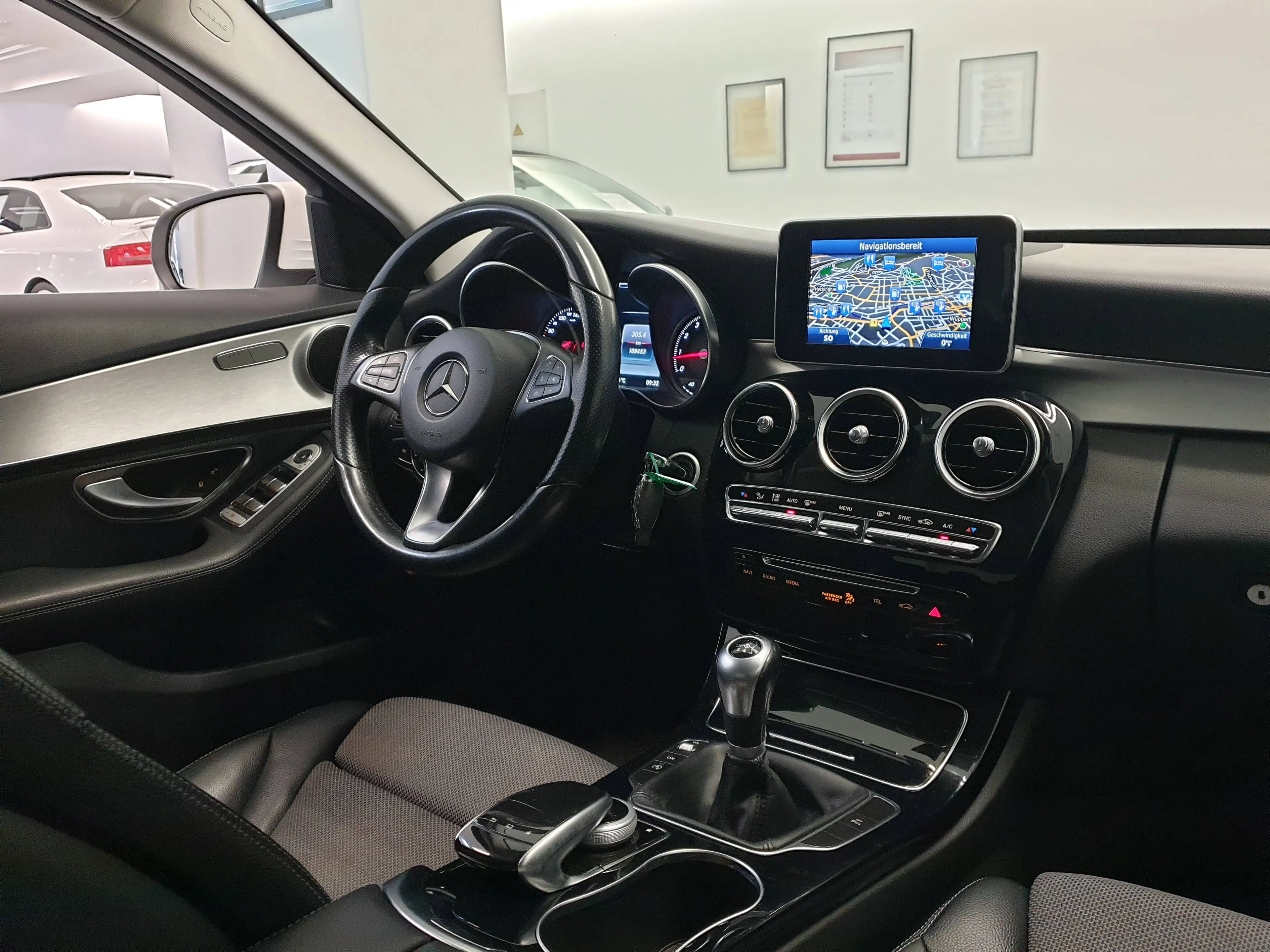 Mercedes-Benz C 180 C 180 Avantgarde Scheckheft Navi LED Tempomat — photo 8