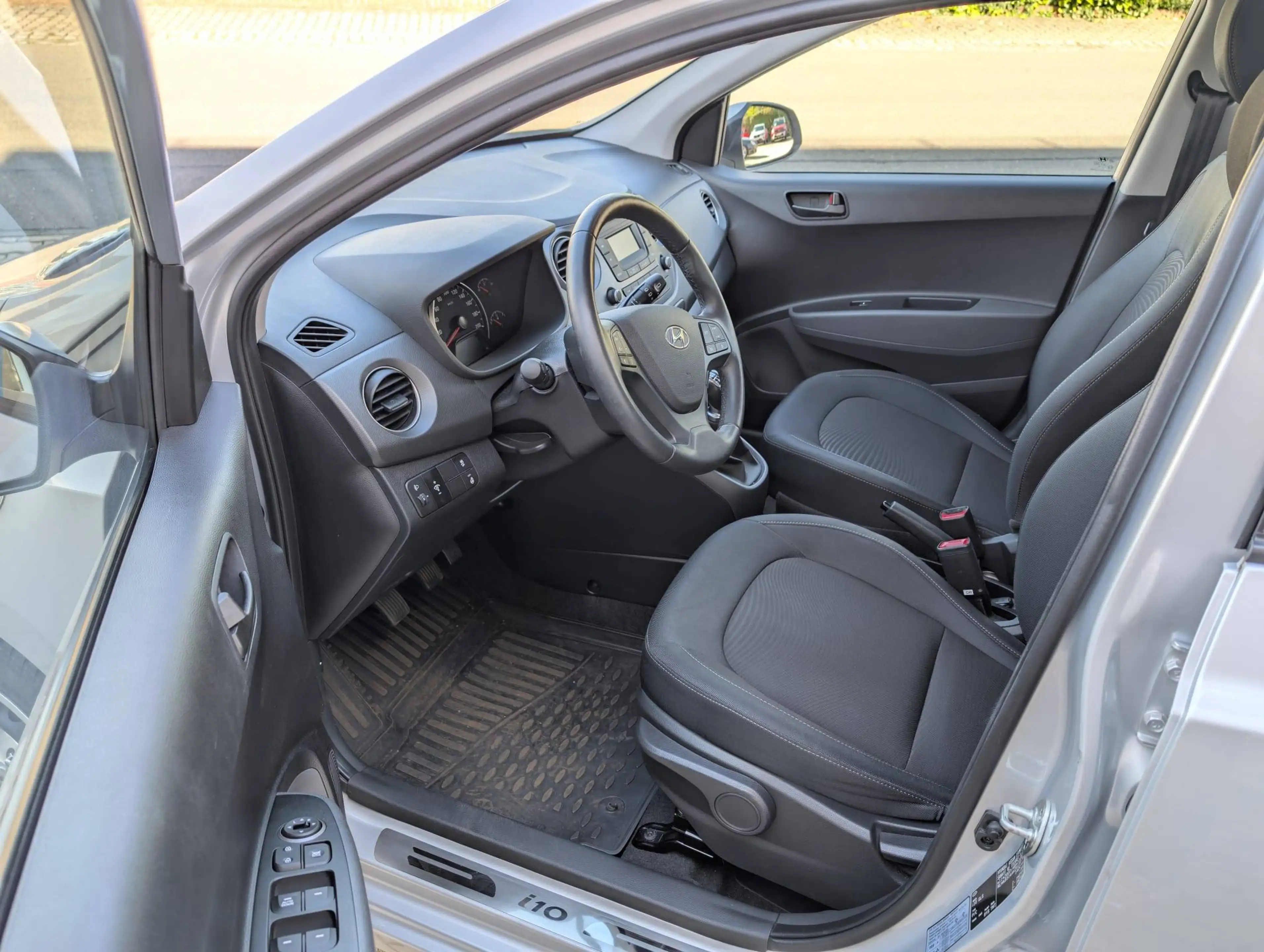 Hyundai i10 Trend, Klima, SHZ, Lenkrad beheizt — photo 7