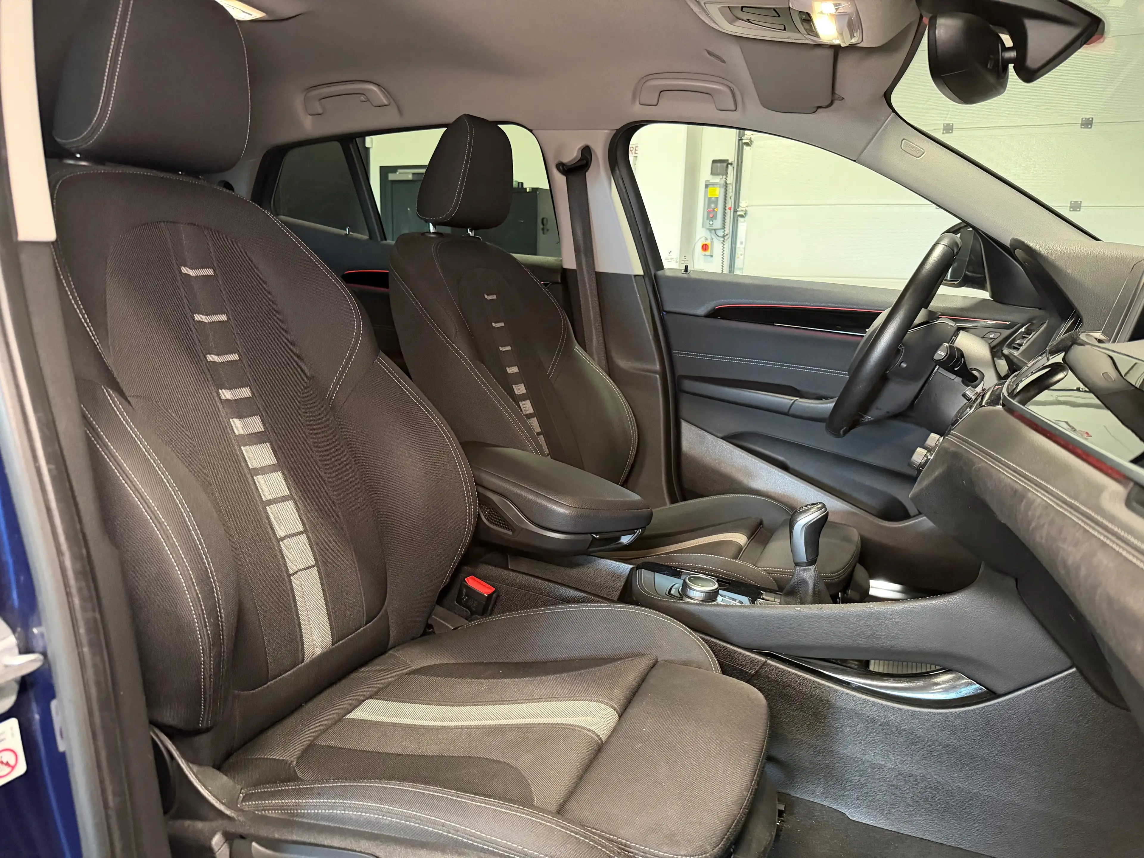 BMW X2 sDrive18i — Garantie BMW — LED — Hayon électrique — Attelage — photo 12