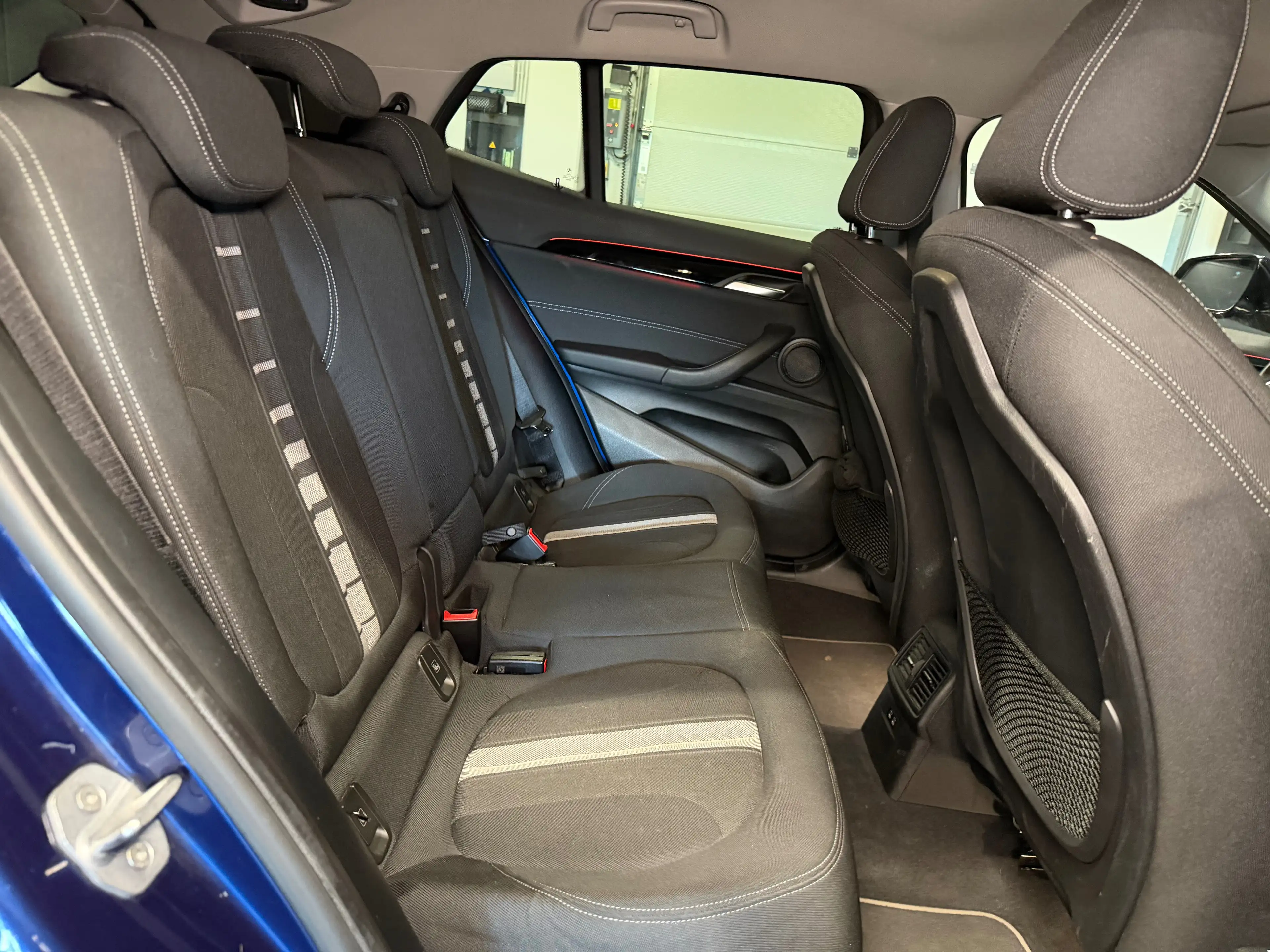 BMW X2 sDrive18i — Garantie BMW — LED — Hayon électrique — Attelage — photo 13