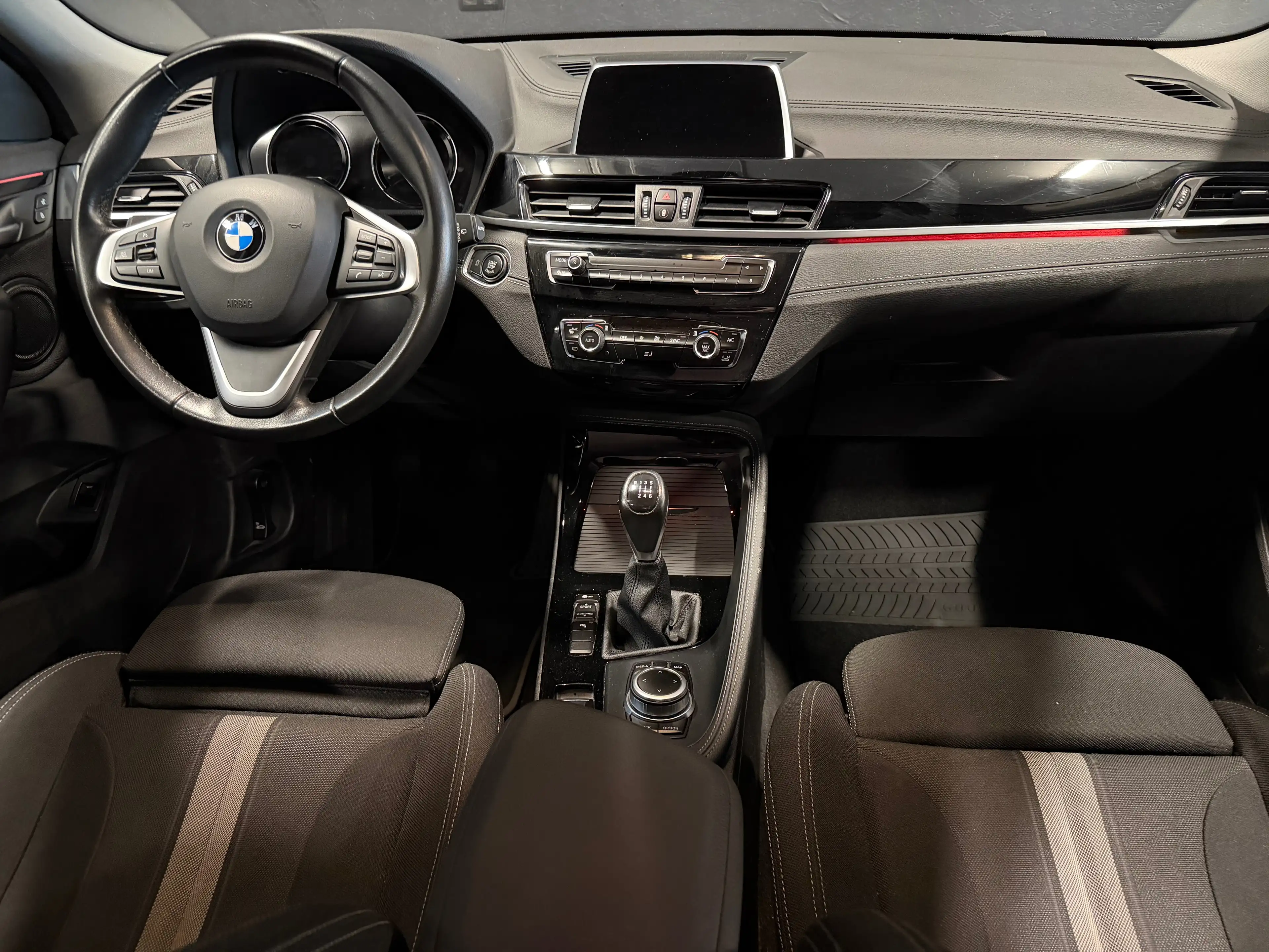 BMW X2 sDrive18i — Garantie BMW — LED — Hayon électrique — Attelage — photo 10