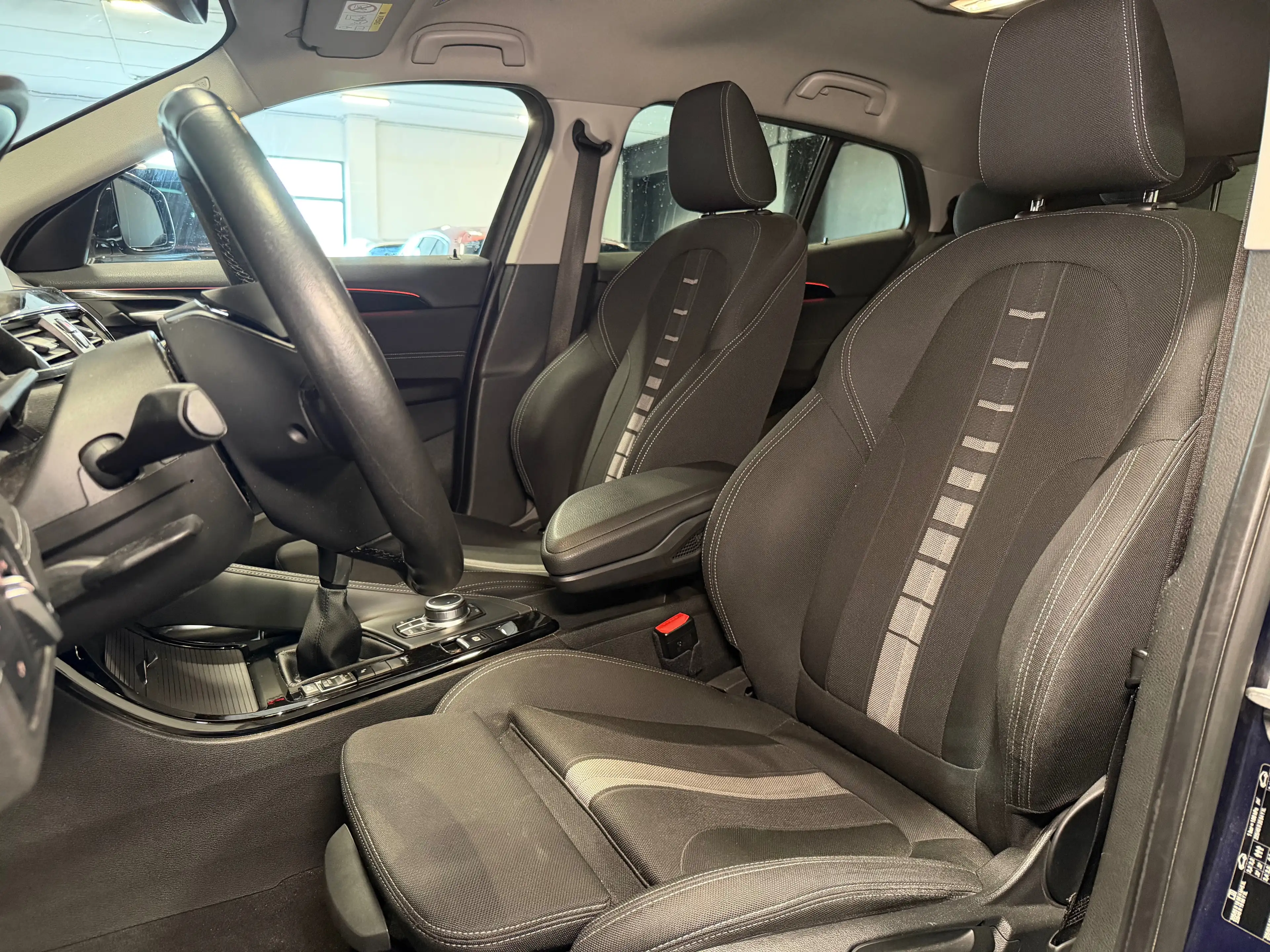 BMW X2 sDrive18i — Garantie BMW — LED — Hayon électrique — Attelage — photo 8