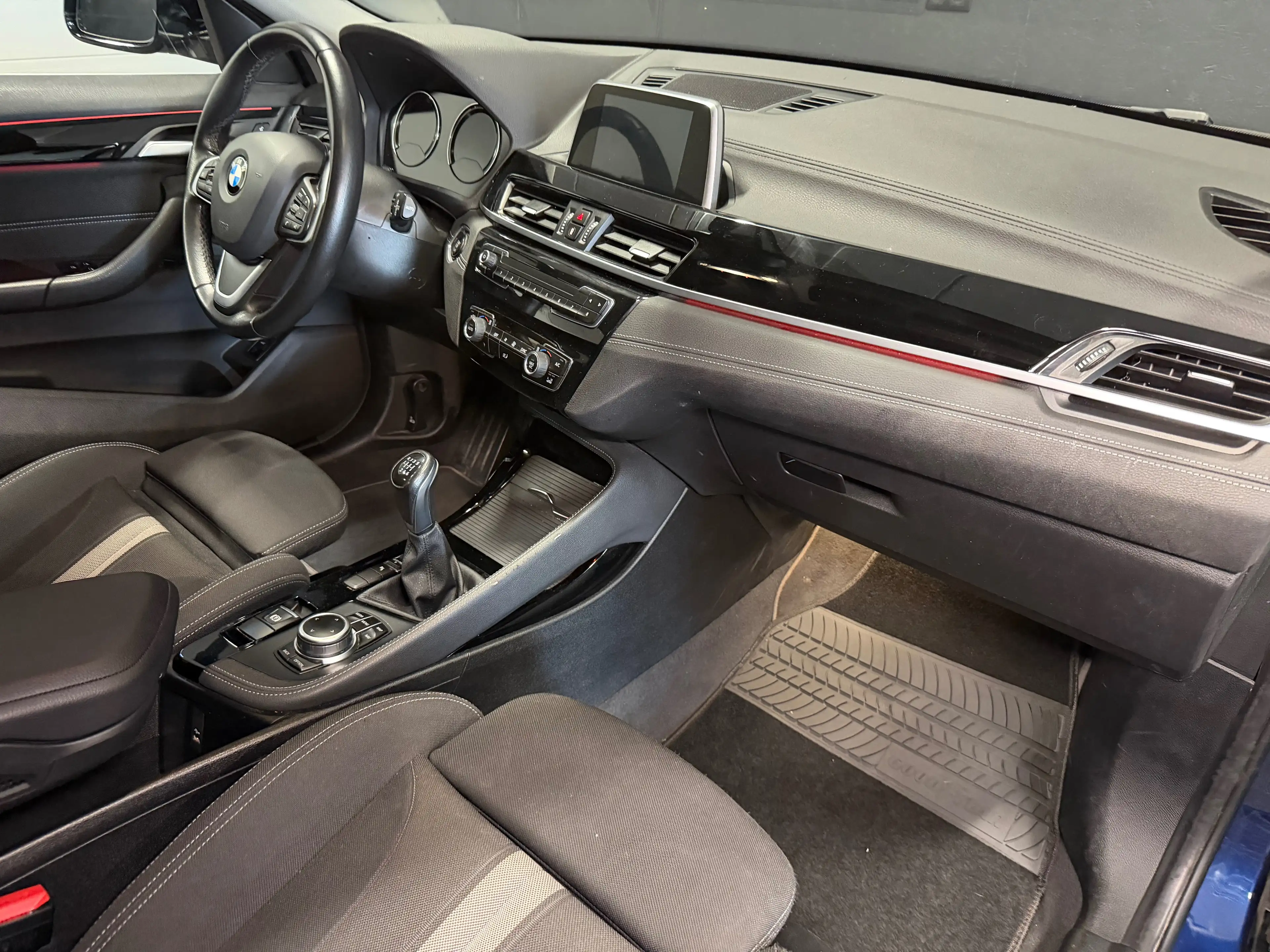 BMW X2 sDrive18i — Garantie BMW — LED — Hayon électrique — Attelage — photo 11