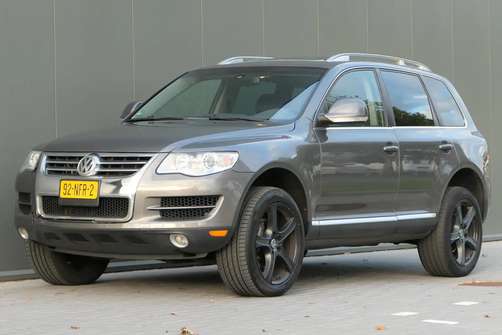 Volkswagen Touareg 3.6 V6 FSI Highline+ Youngtimer Leder Schuifdak Gris - 1